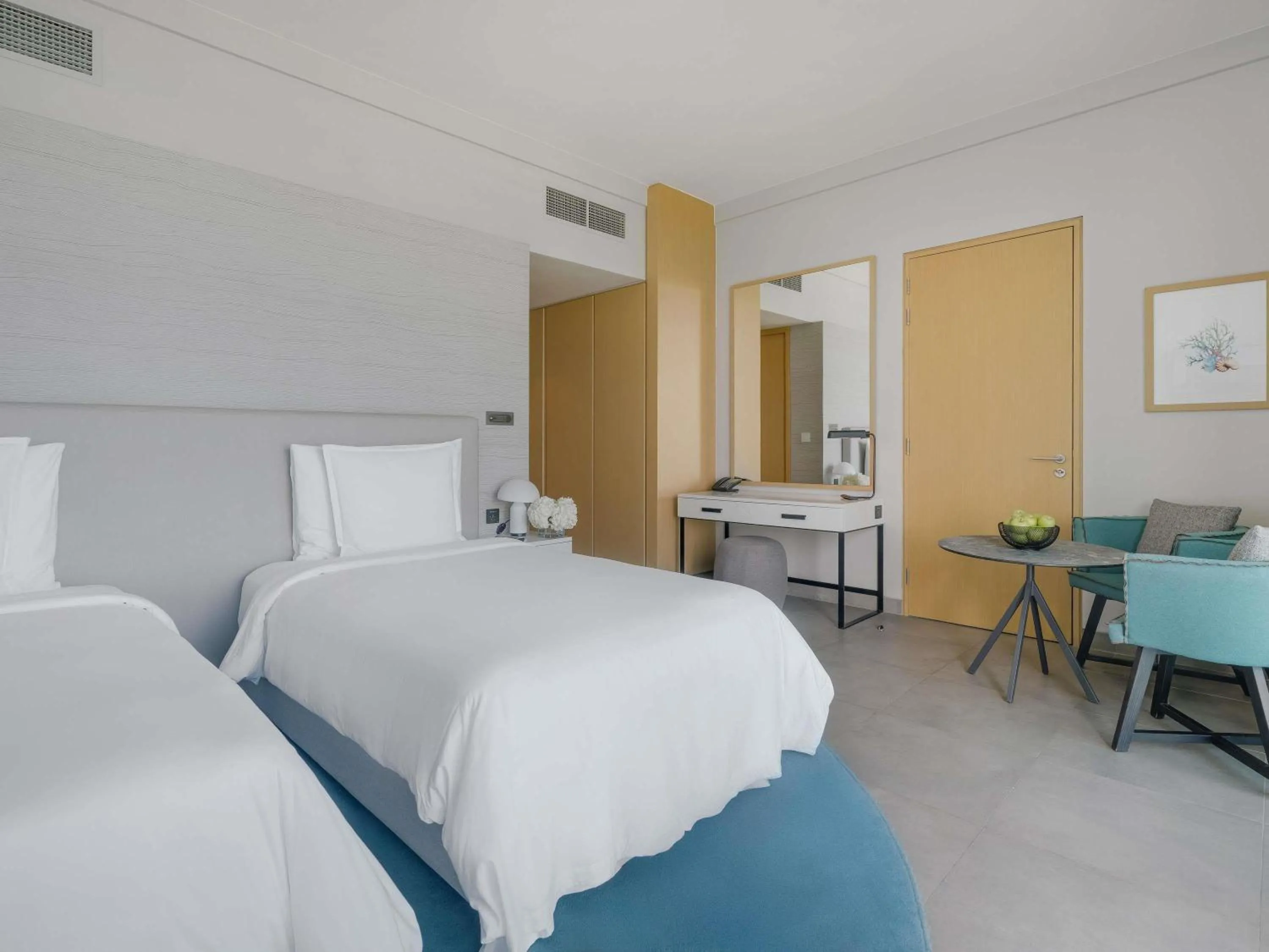 Bedroom, Bed in Mövenpick Resort Al Marjan Island