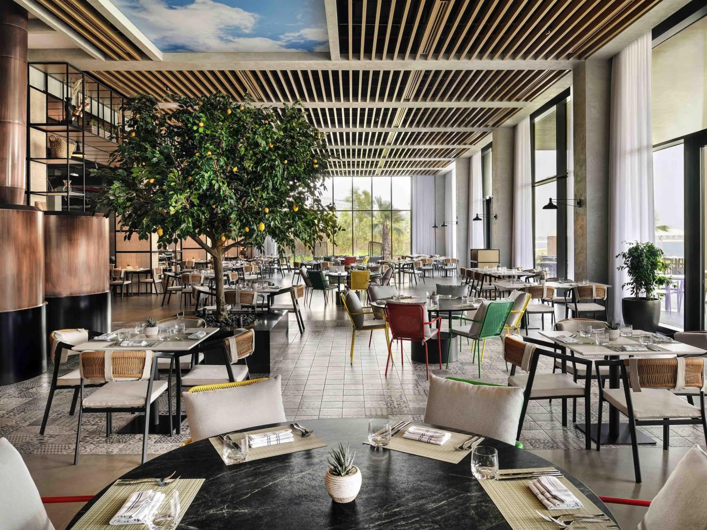 Restaurant/places to eat in Mövenpick Resort Al Marjan Island