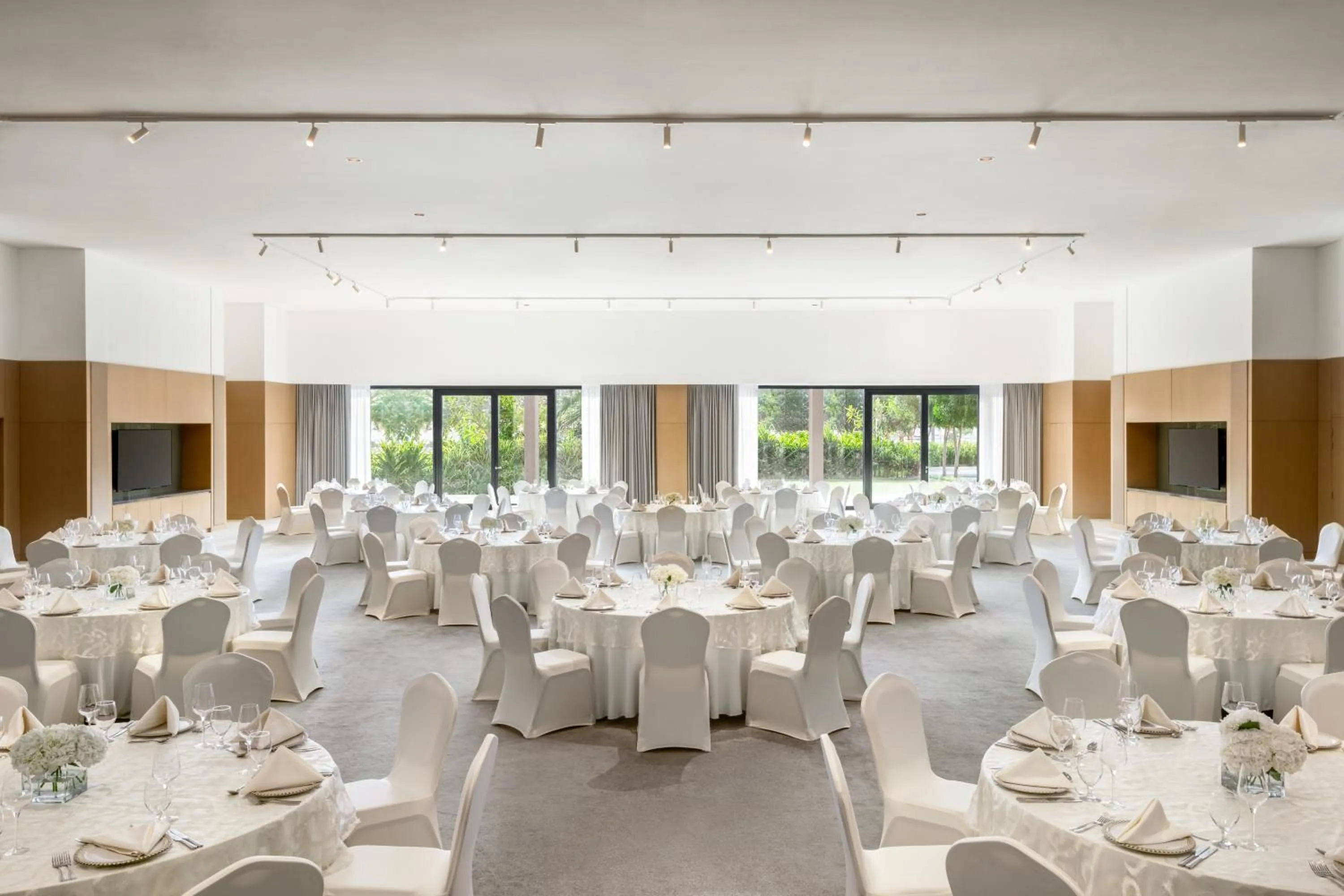 Banquet/Function facilities in Mövenpick Resort Al Marjan Island