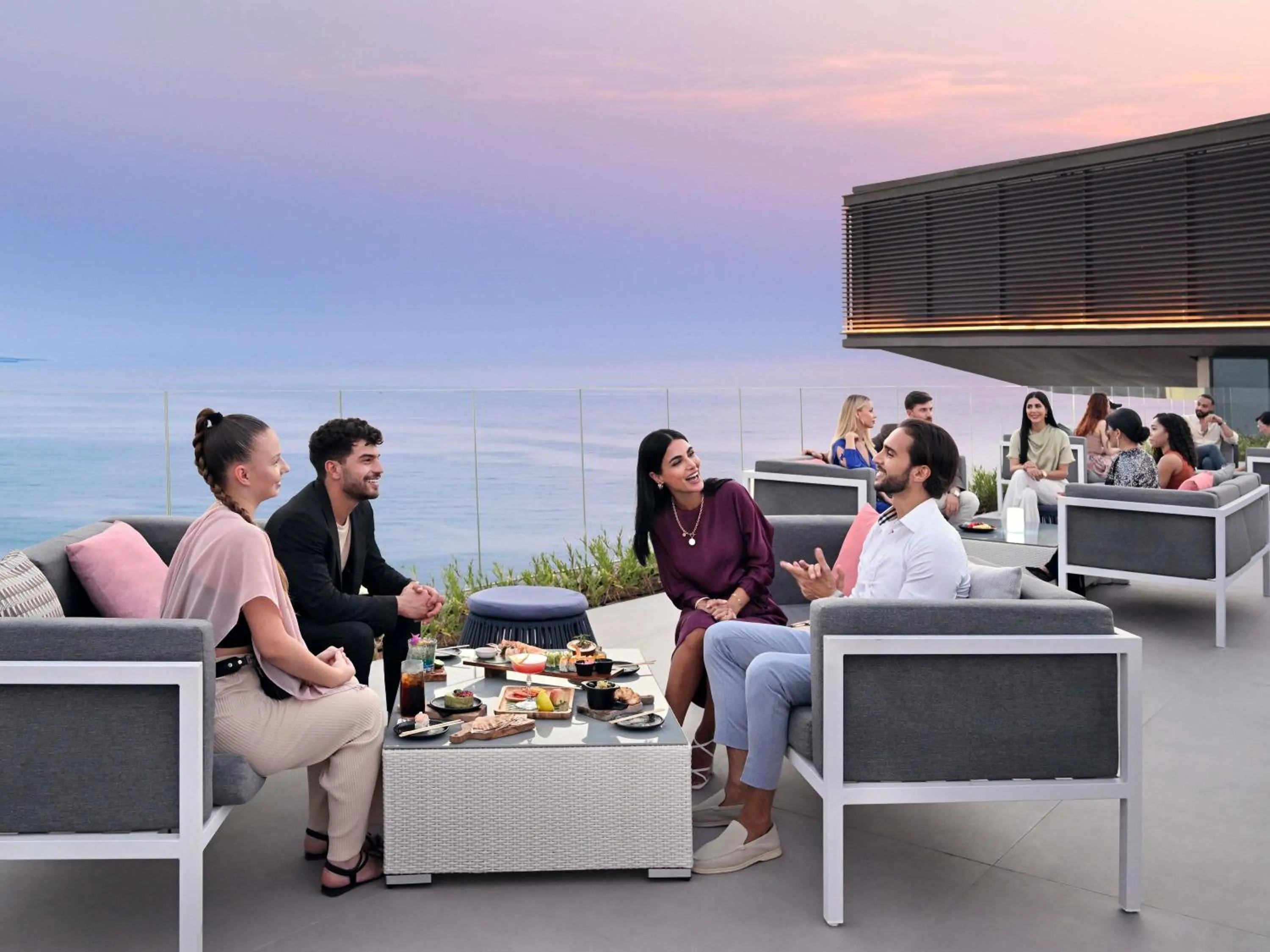 Lounge or bar in Mövenpick Resort Al Marjan Island