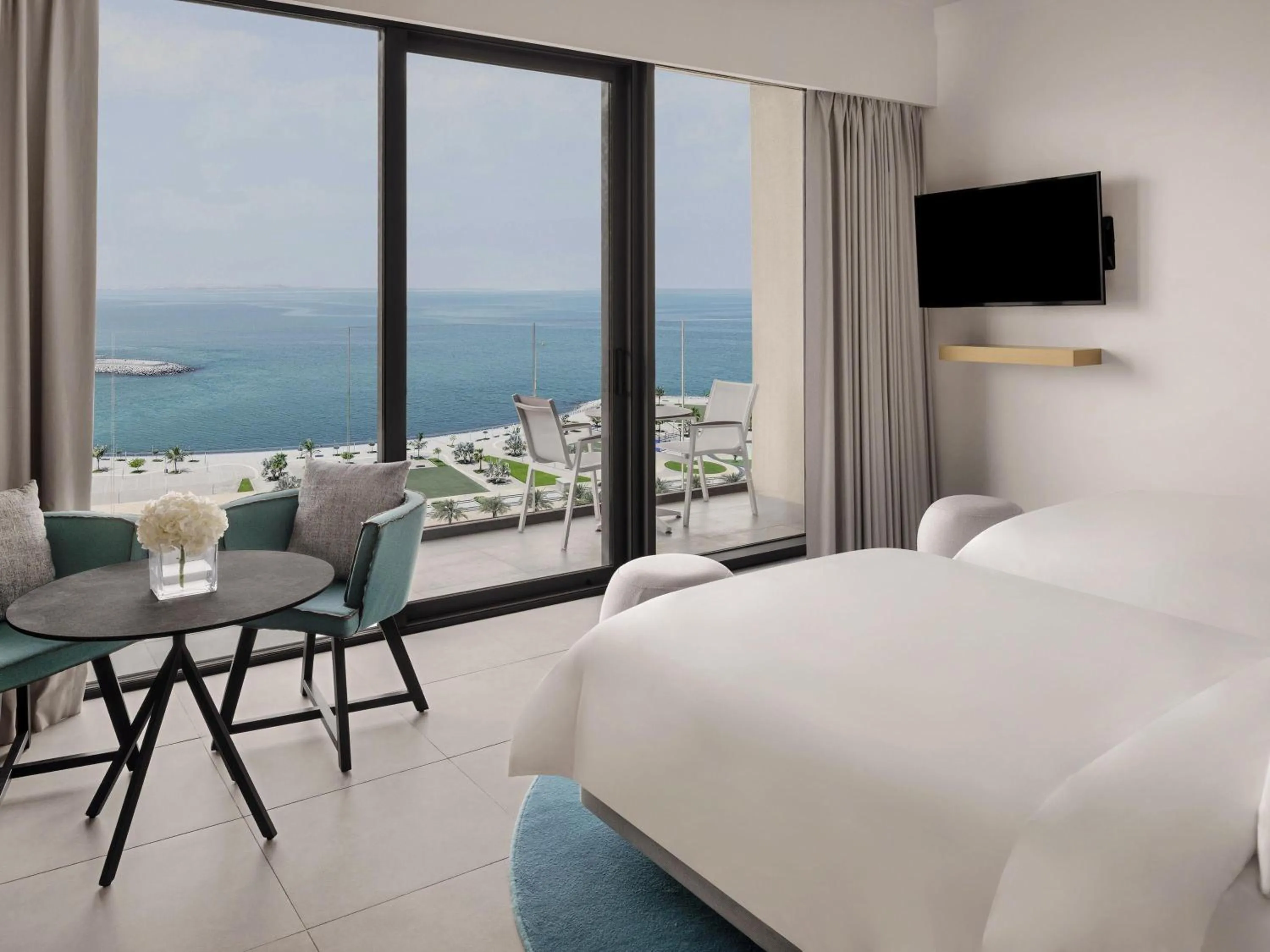 Bedroom, Bed in Mövenpick Resort Al Marjan Island