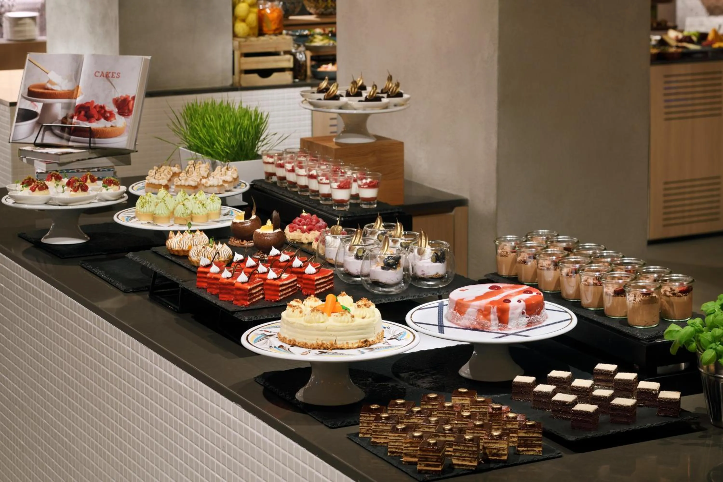 Food and drinks in Mövenpick Resort Al Marjan Island