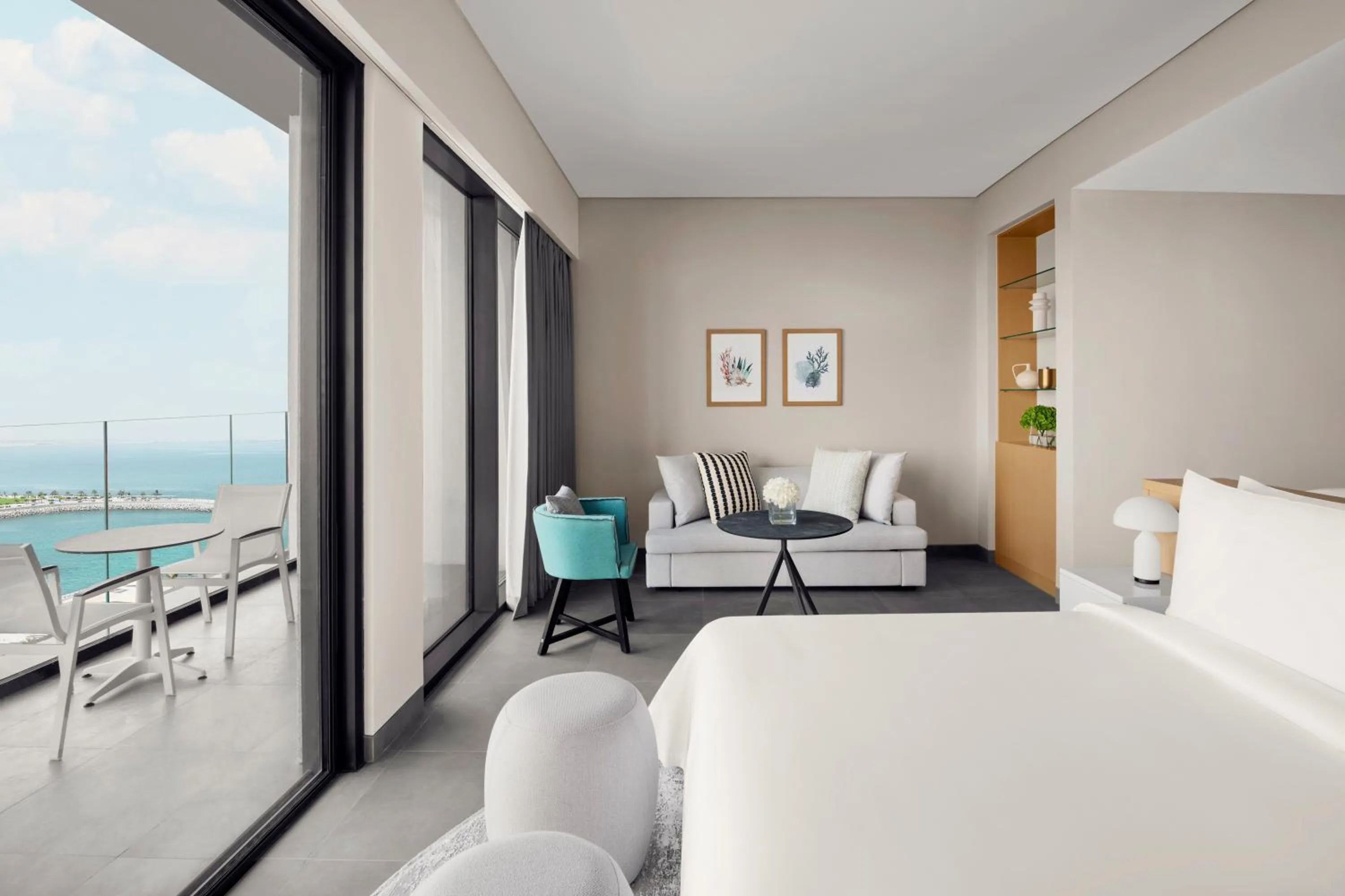 Bedroom, Bed in Mövenpick Resort Al Marjan Island