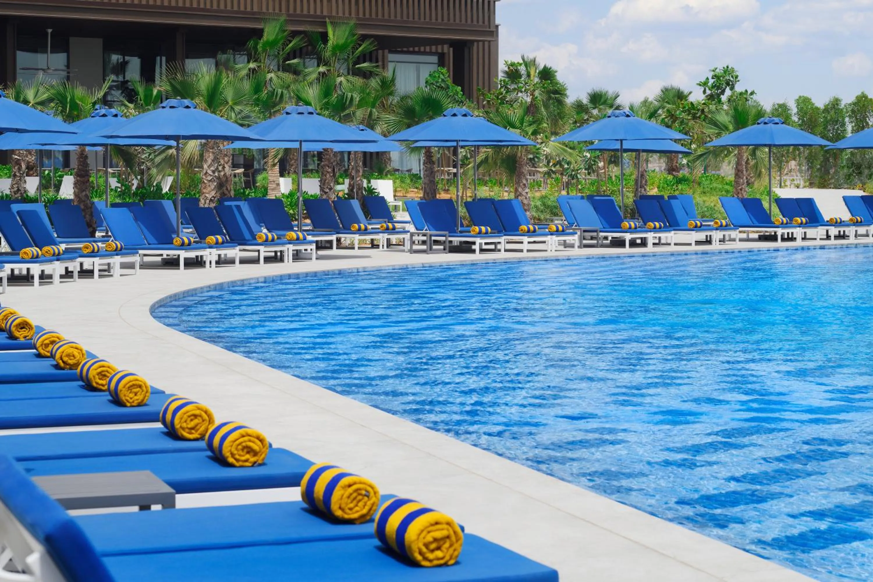 Swimming pool in Mövenpick Resort Al Marjan Island