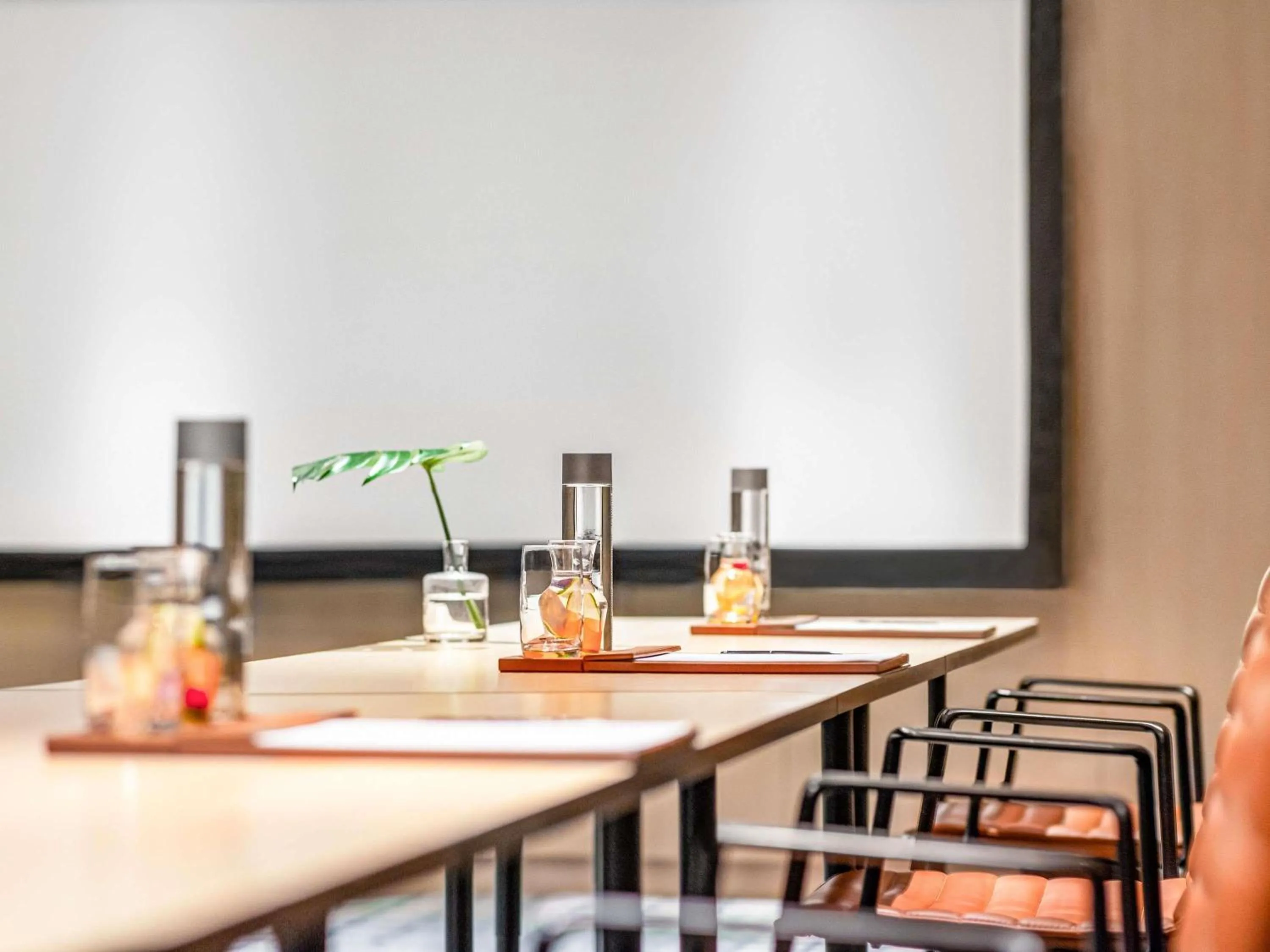 Meeting/conference room in Mövenpick Resort Al Marjan Island