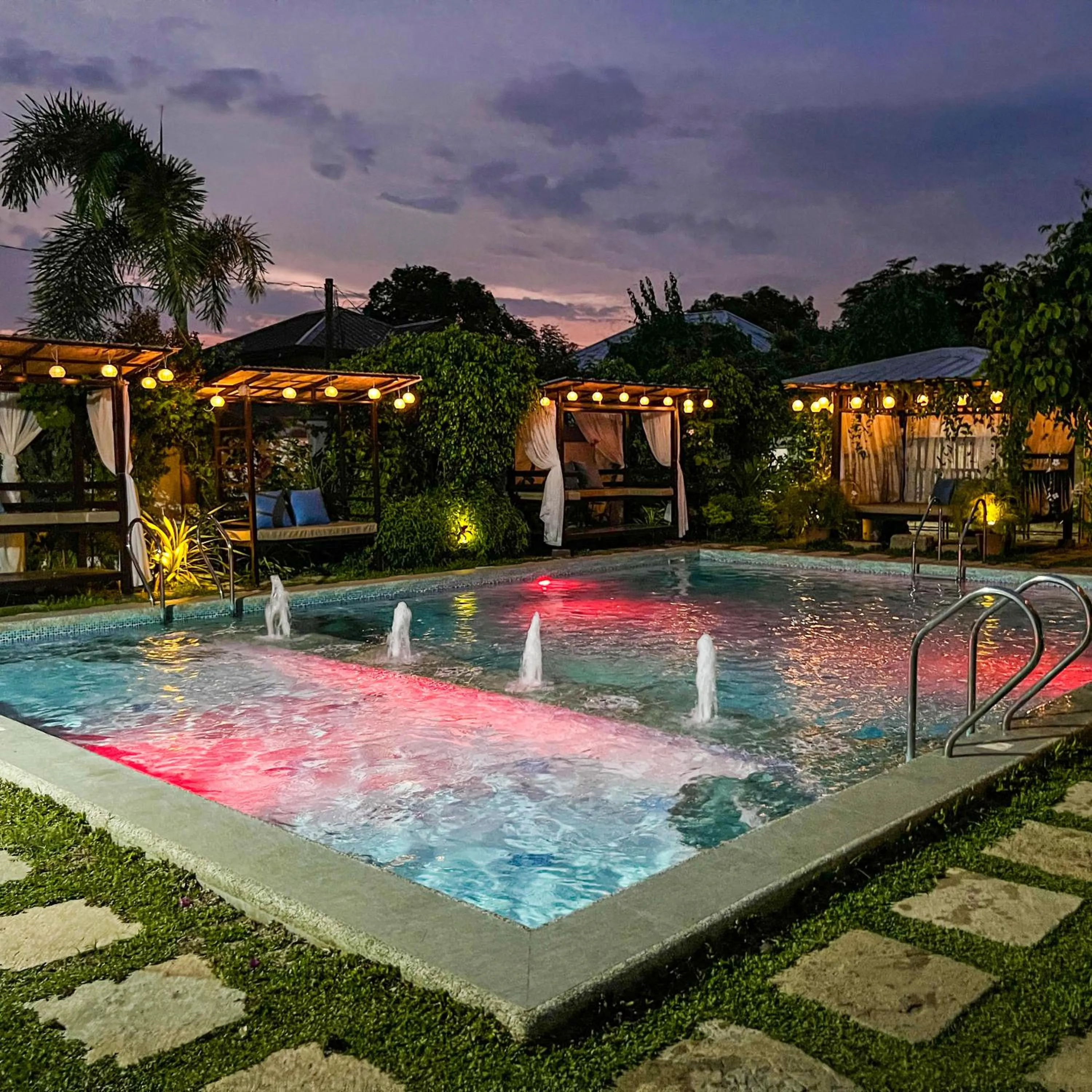 Swimming pool in Casa Cecilia Hotel