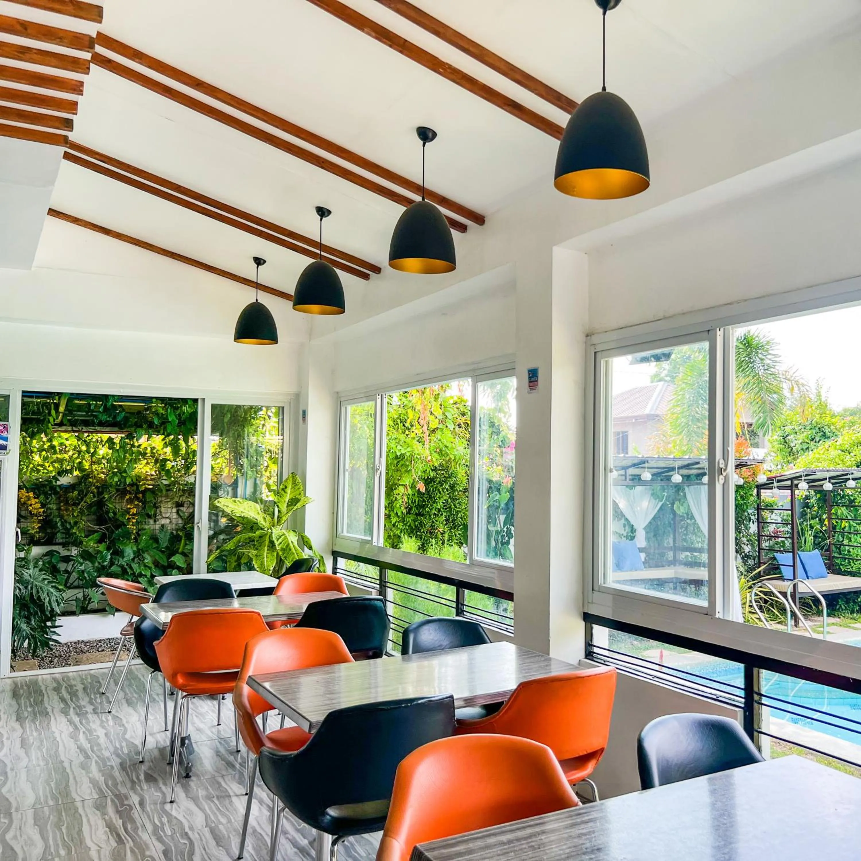 Restaurant/places to eat in Casa Cecilia Hotel