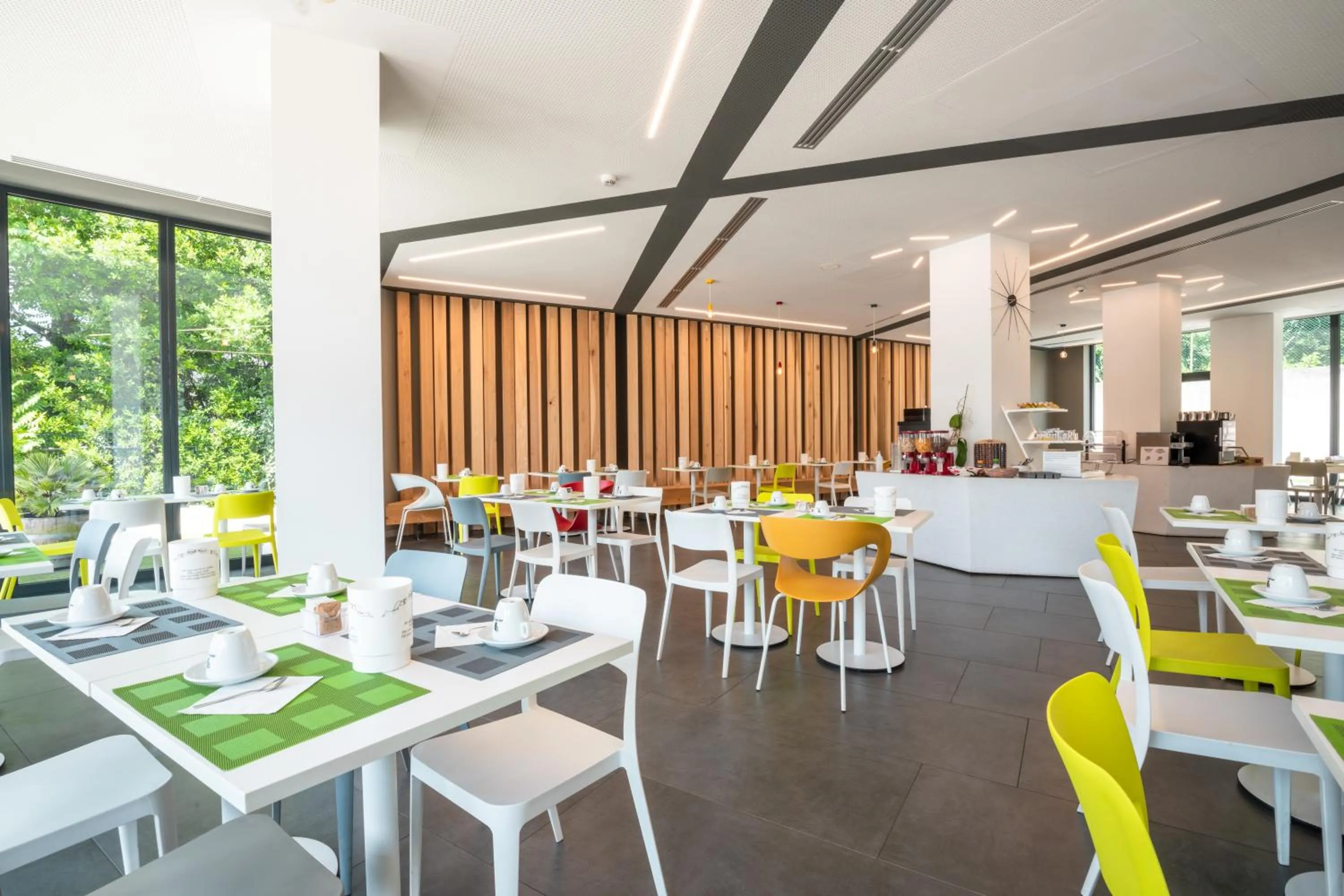 Restaurant/places to eat in Hotel Stadio