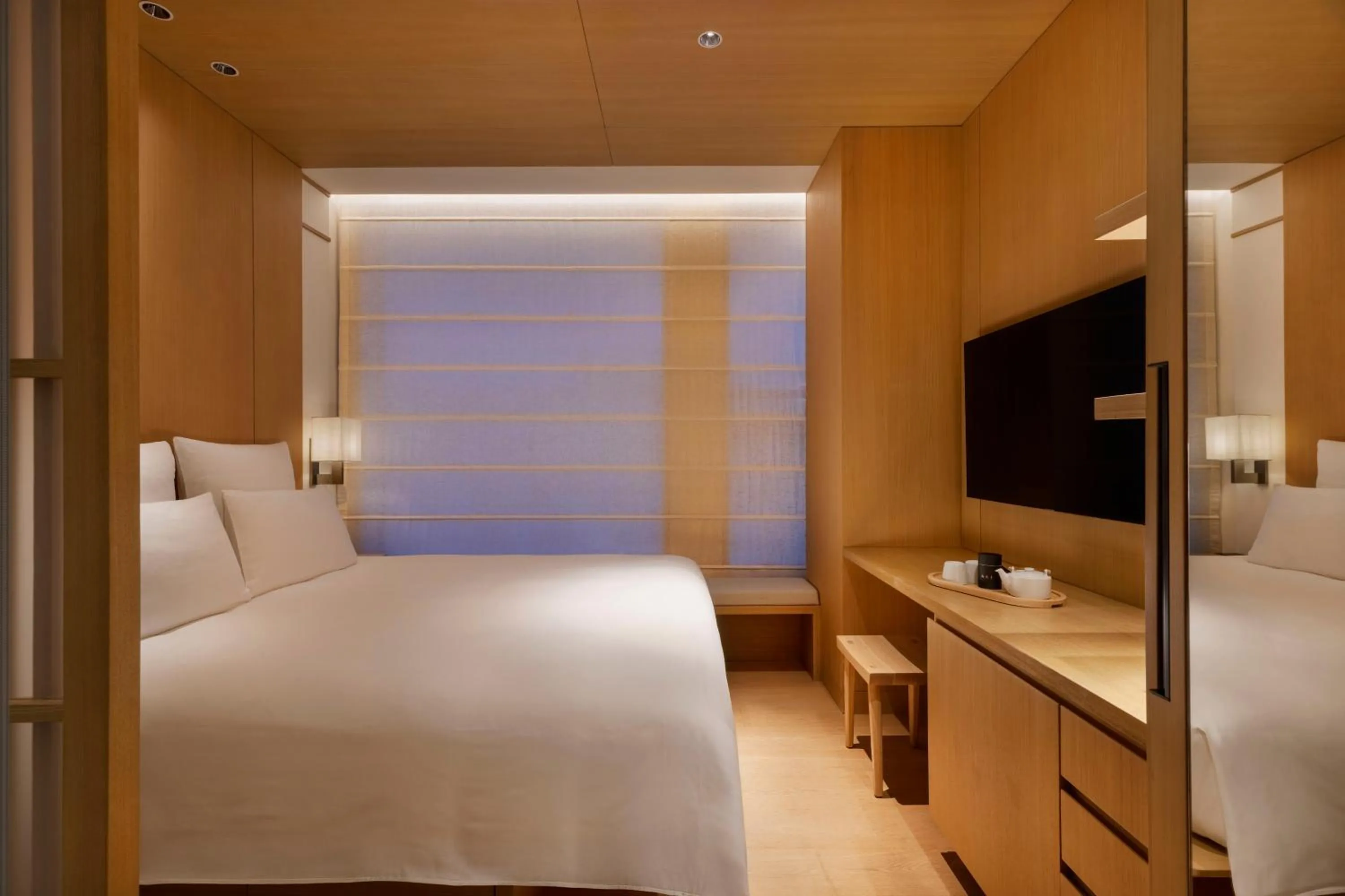 Bedroom, Bed in AKI Hotel Hong Kong - MGallery Collection
