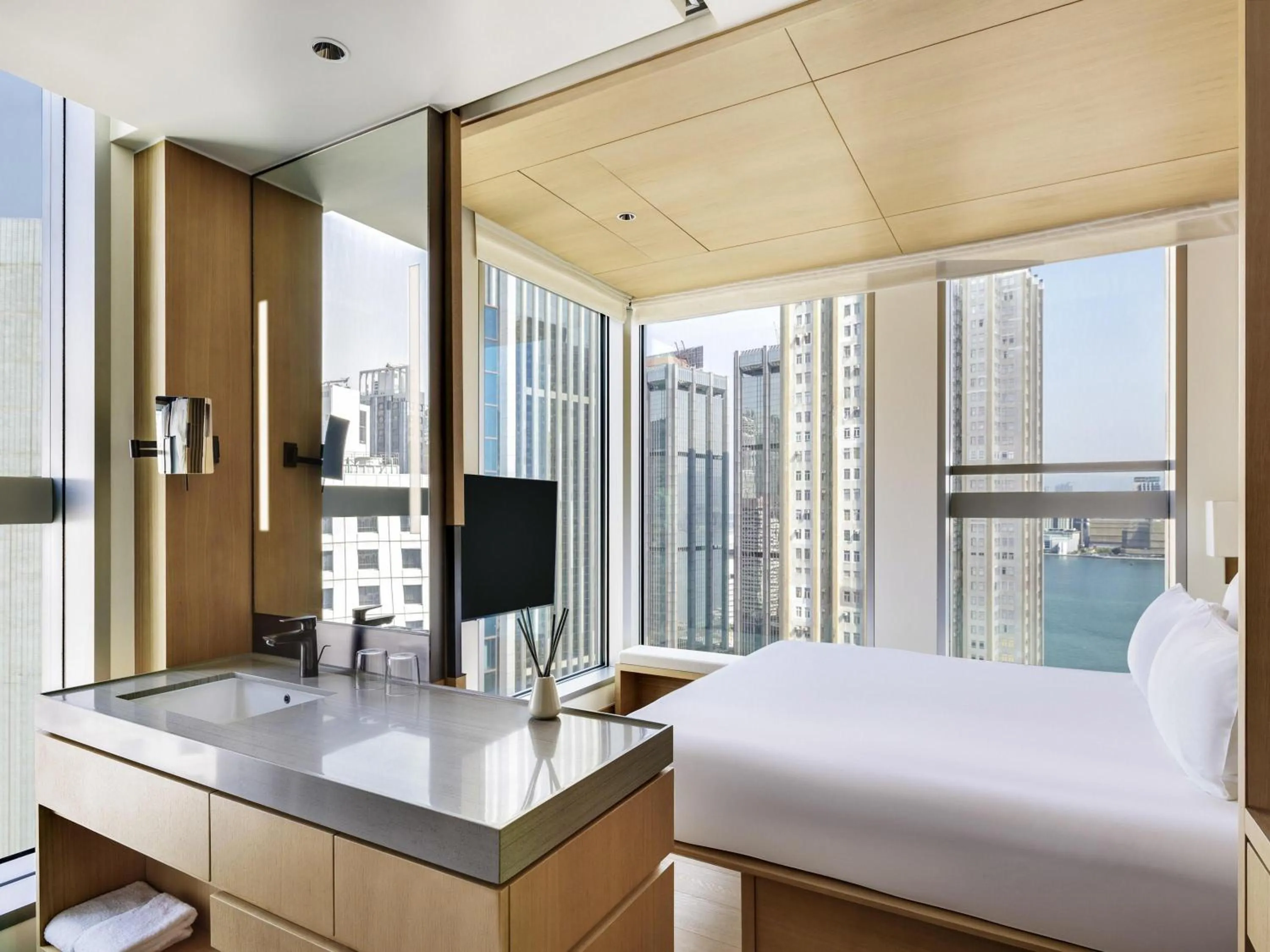 Bedroom, Bed in AKI Hotel Hong Kong - MGallery Collection