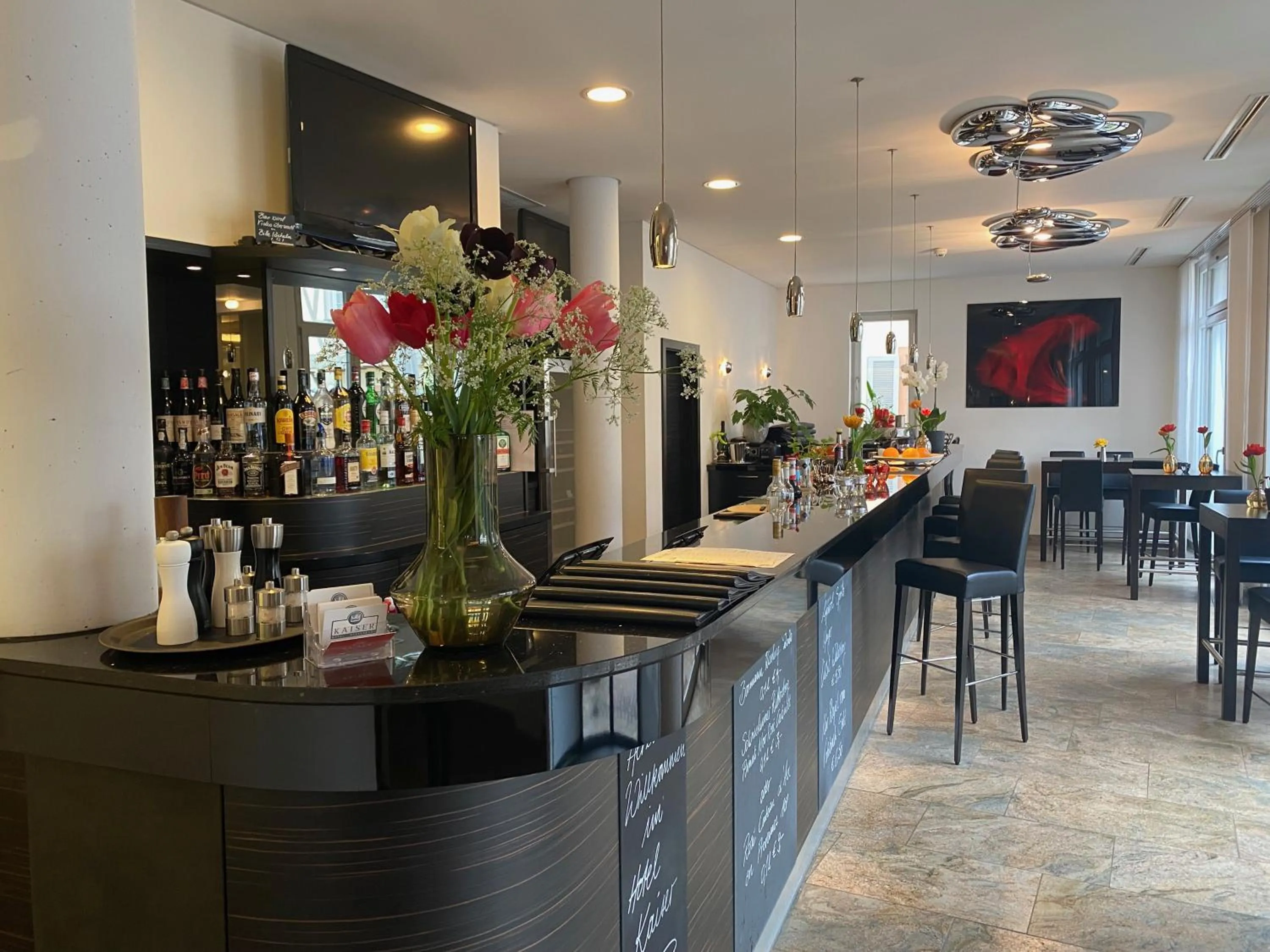 Restaurant/places to eat in Kaiser Kulturhotel