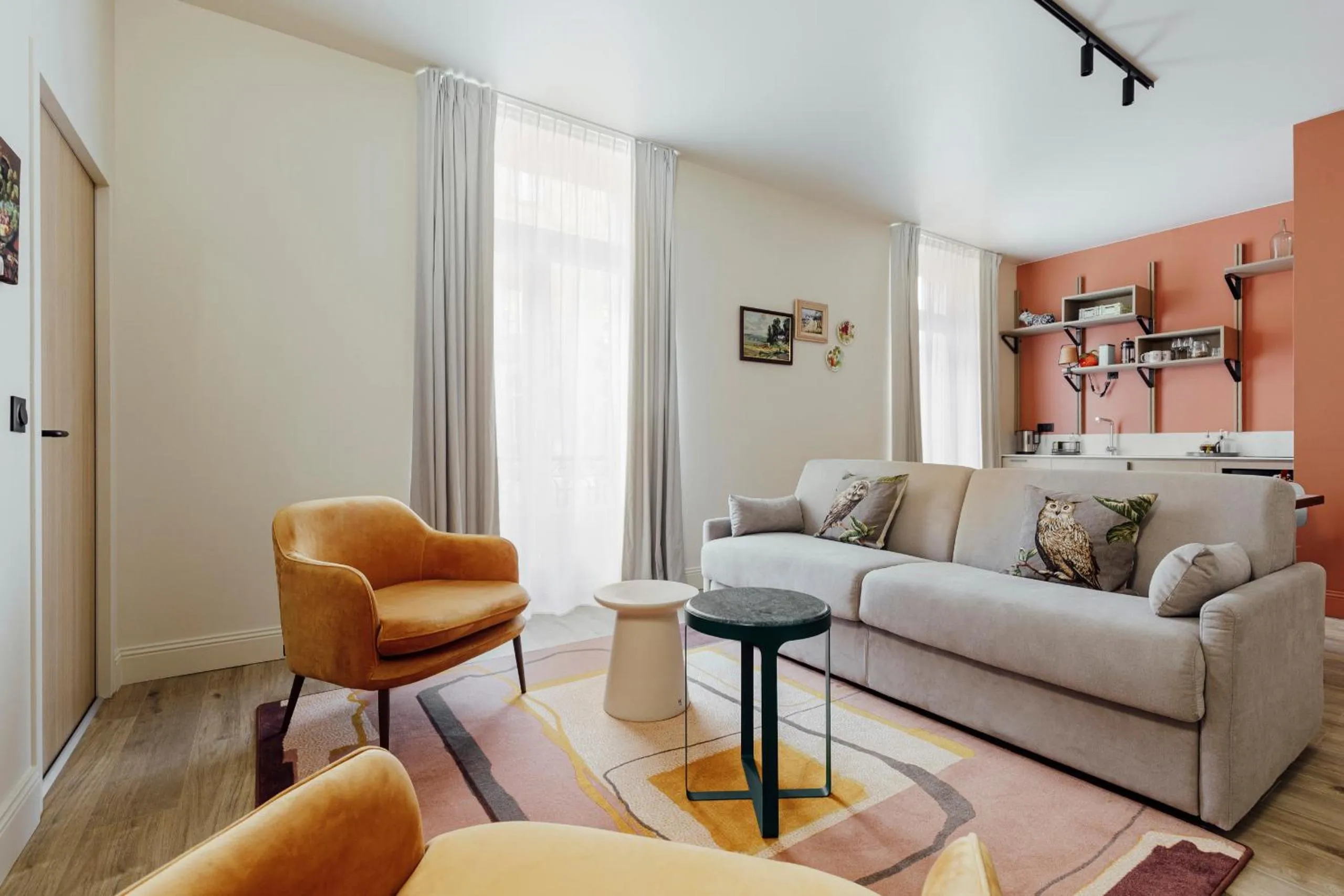 Seating area in Hôtel Préfecture - Entrée autonome, réception en ligne - Encore Mieux