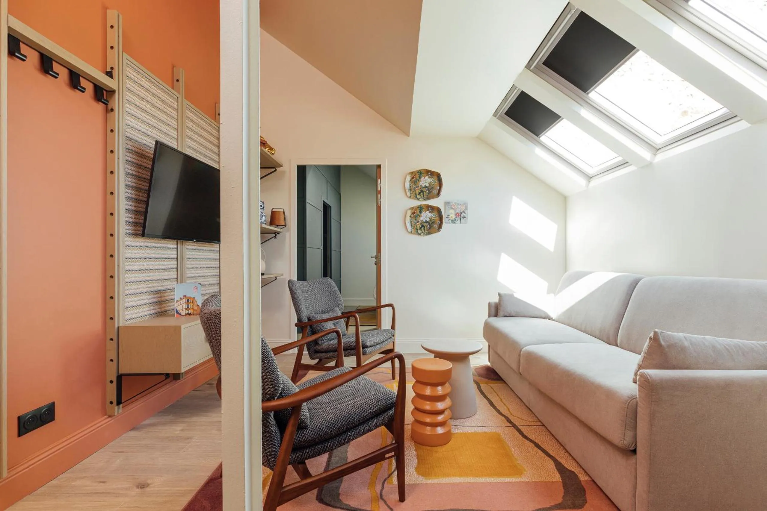 Living room in Hôtel Préfecture - Entrée autonome, réception en ligne - Encore Mieux