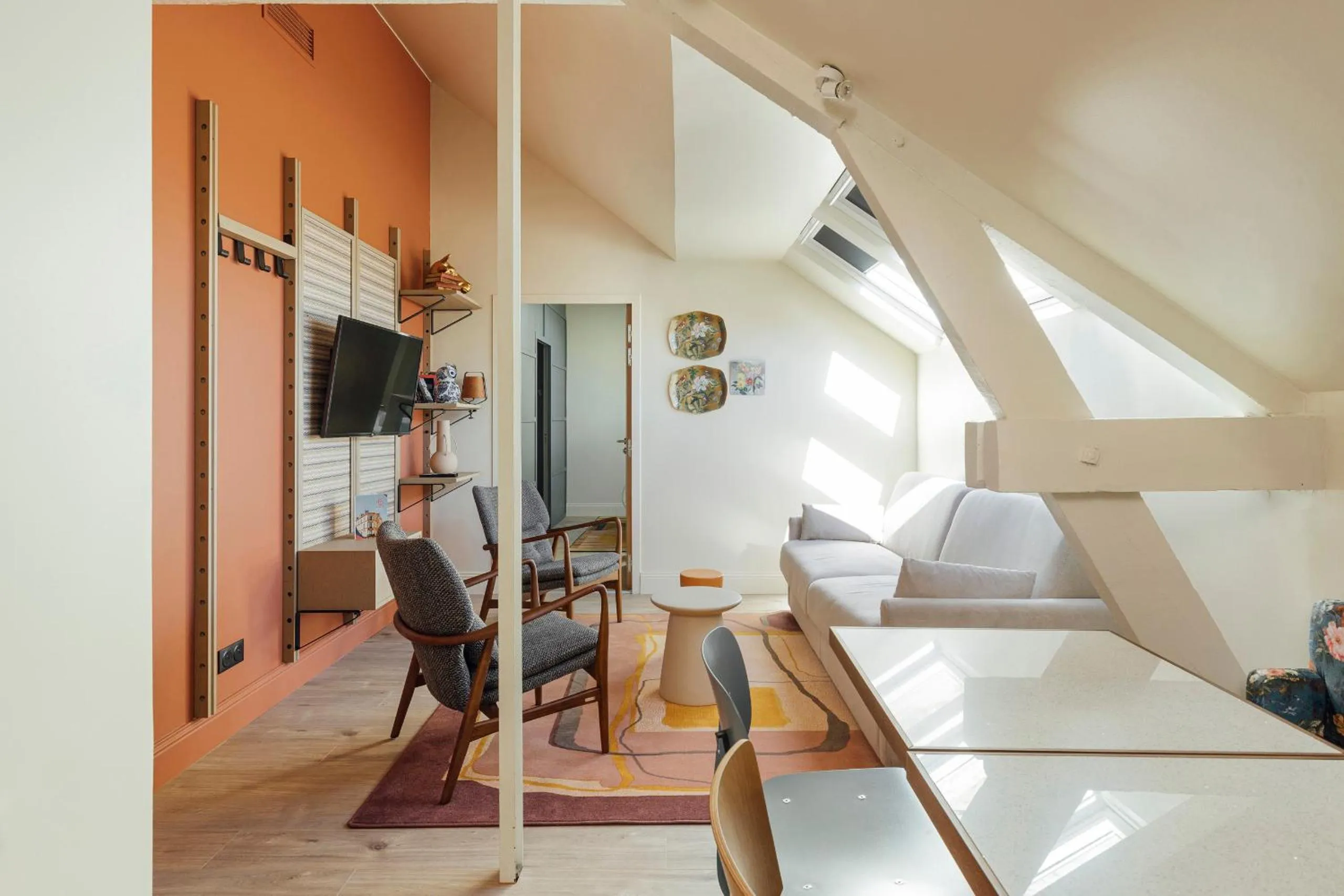 Living room in Hôtel Préfecture - Entrée autonome, réception en ligne - Encore Mieux