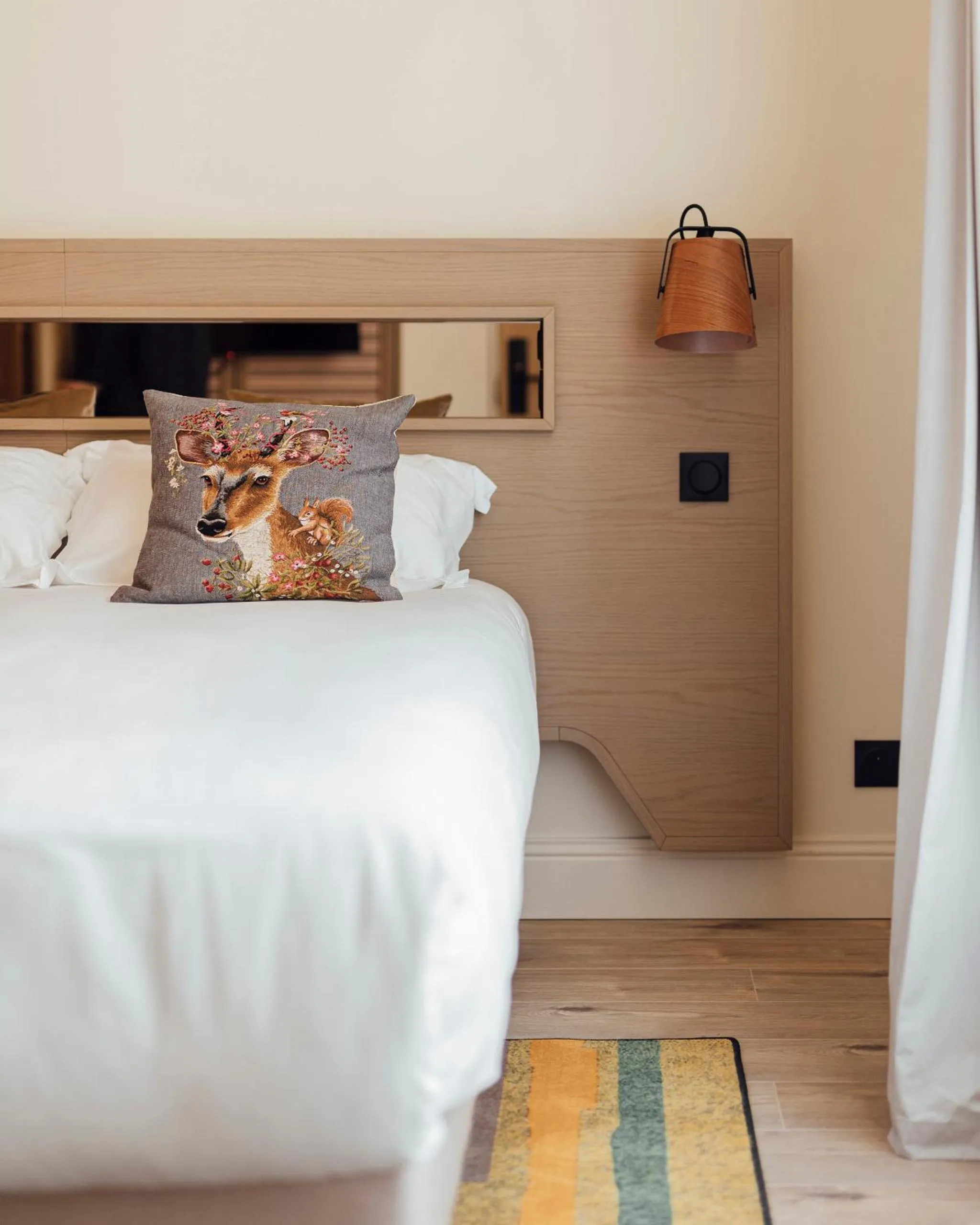 Bedroom, Bed in Hôtel Préfecture - Entrée autonome, réception en ligne - Encore Mieux