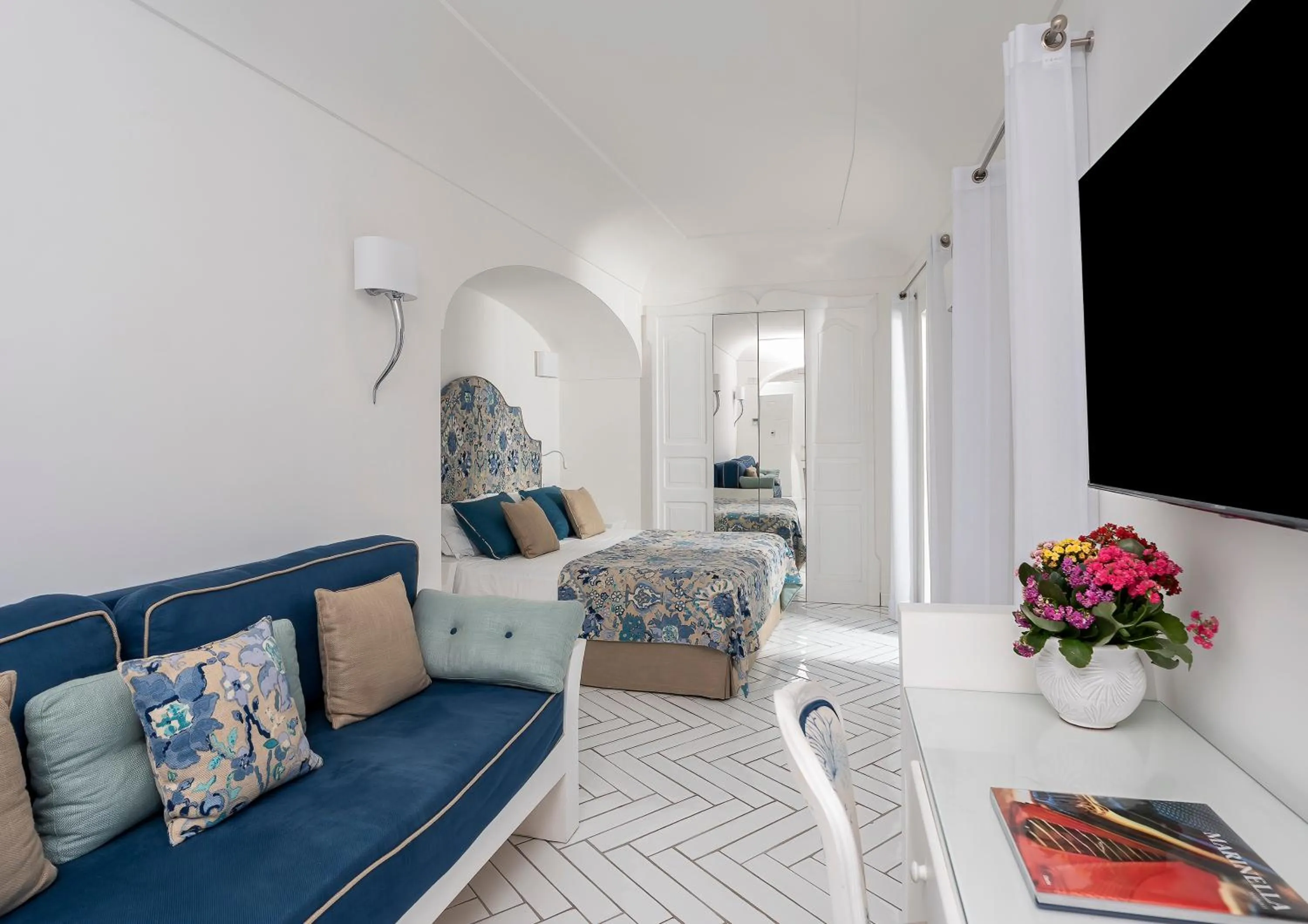 TV and multimedia in Hotel Onda Verde