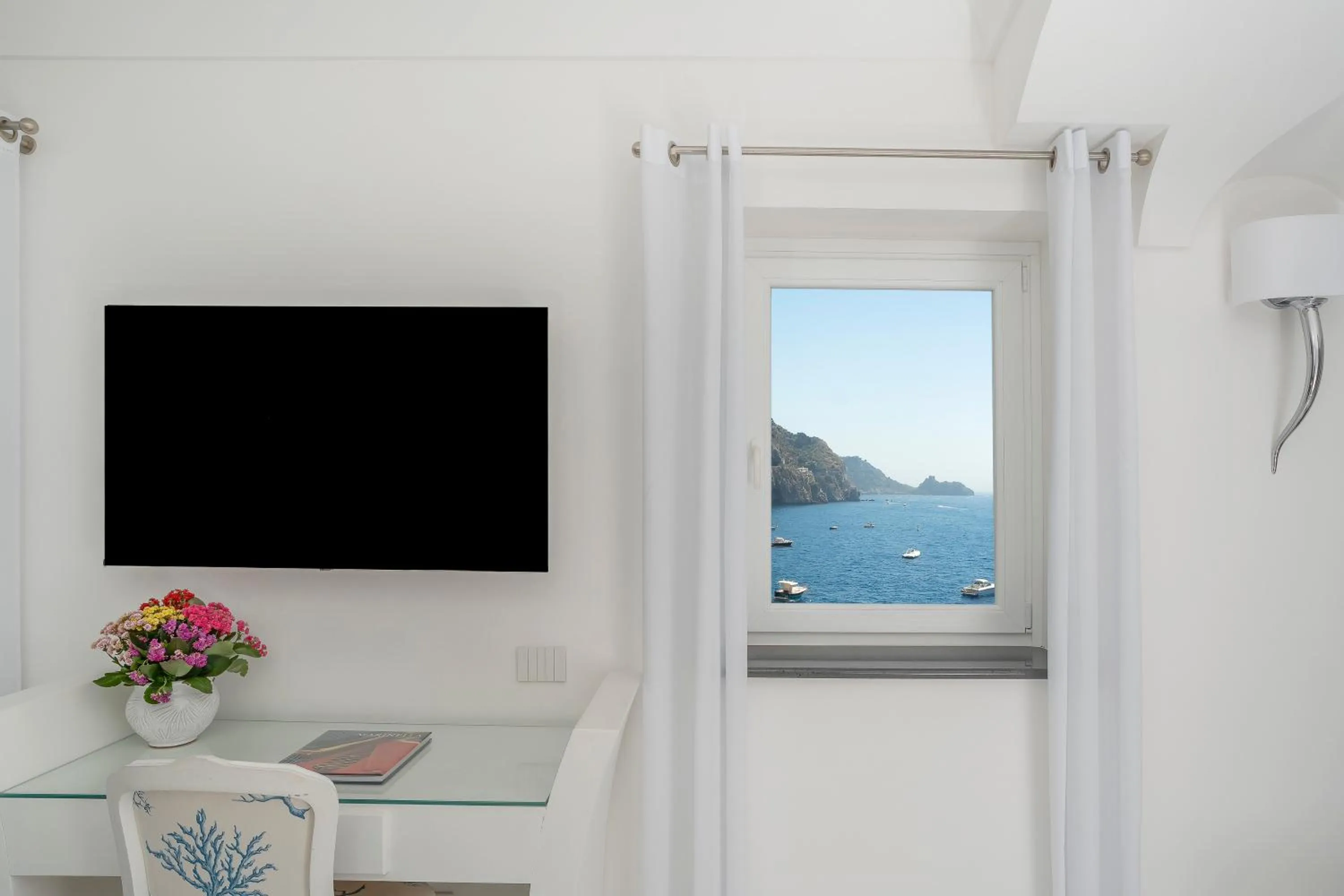 TV and multimedia in Hotel Onda Verde