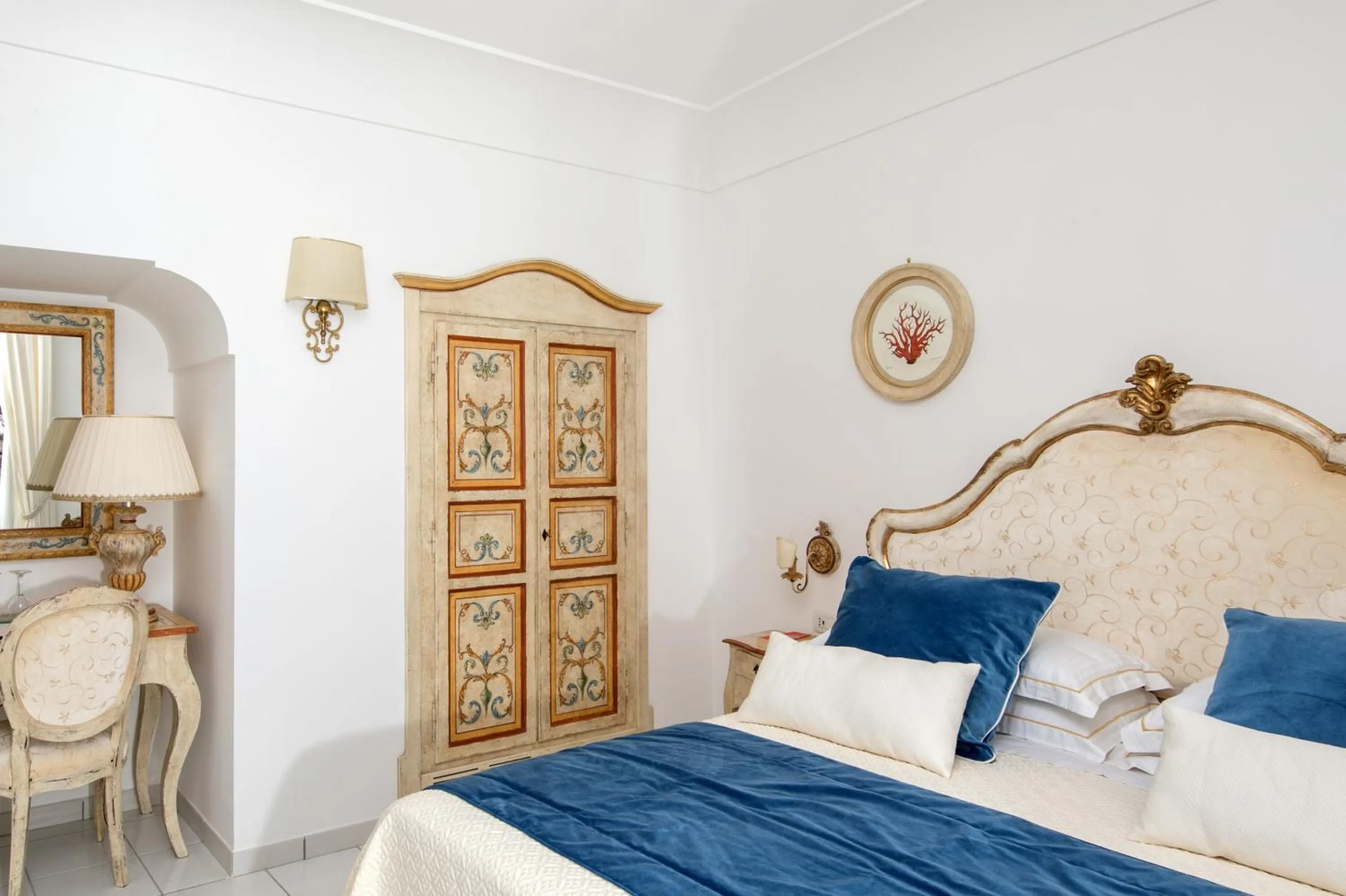 Decorative detail, Bed in Hotel Onda Verde