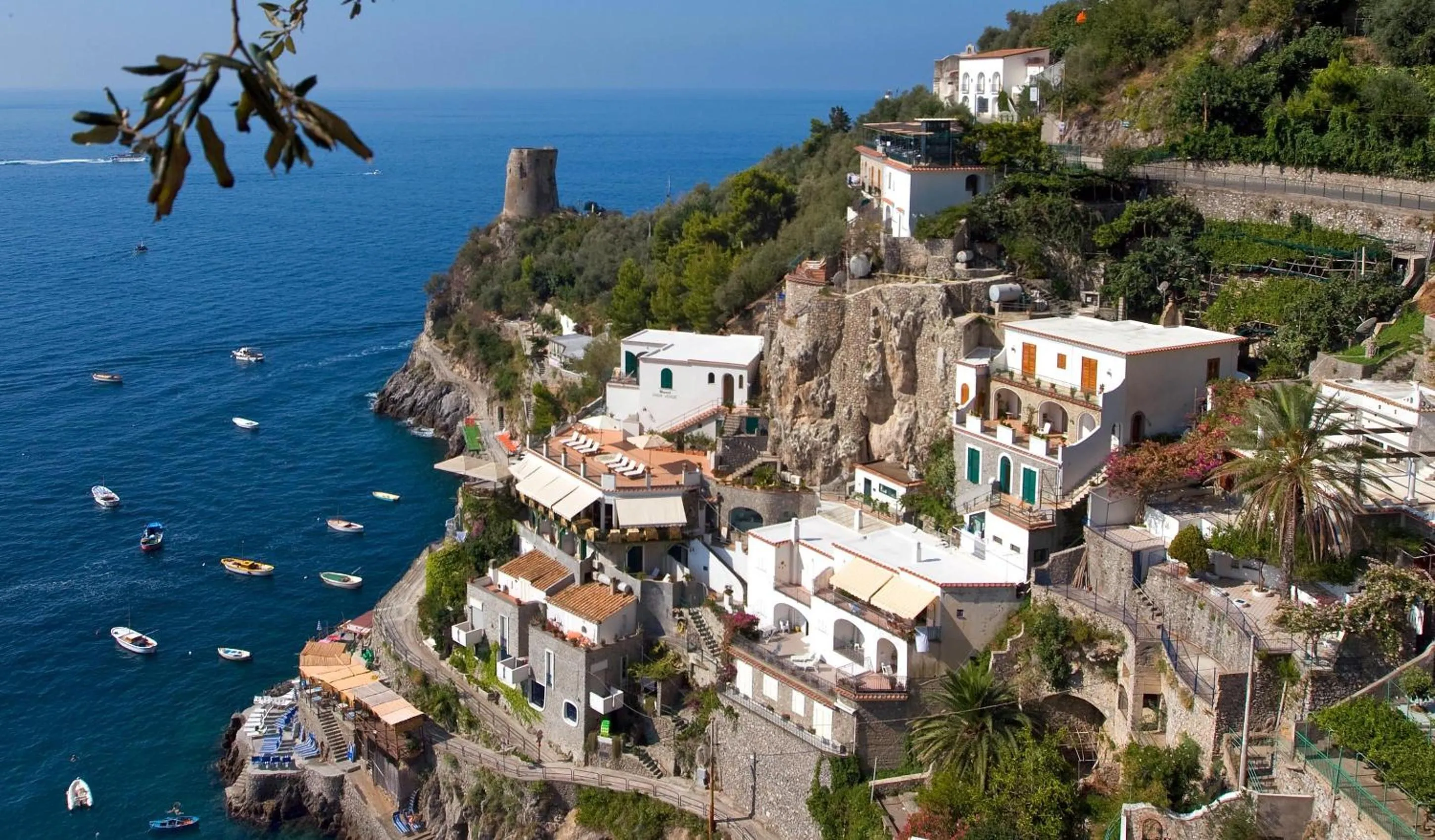 Property building in Hotel Onda Verde