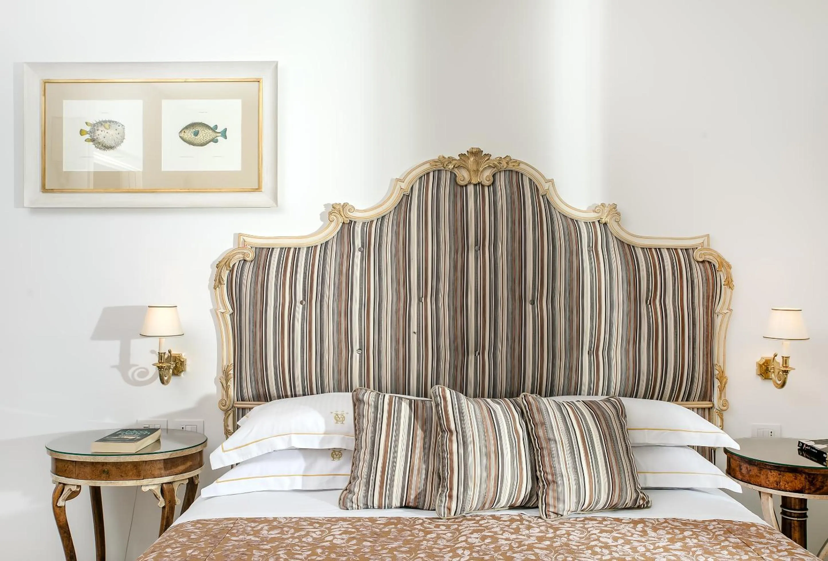 Decorative detail, Bed in Hotel Onda Verde