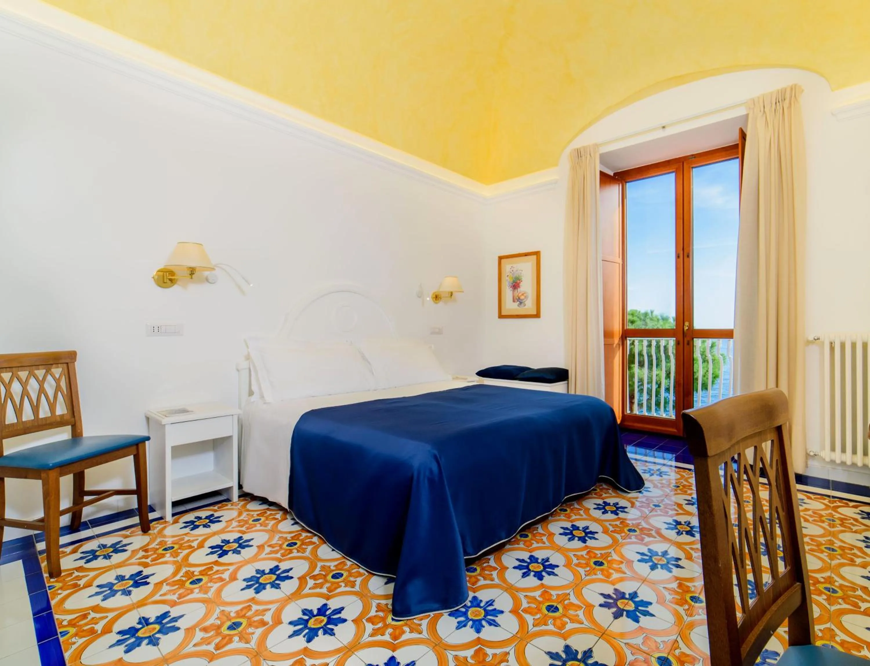 Bed in Hotel La Bussola