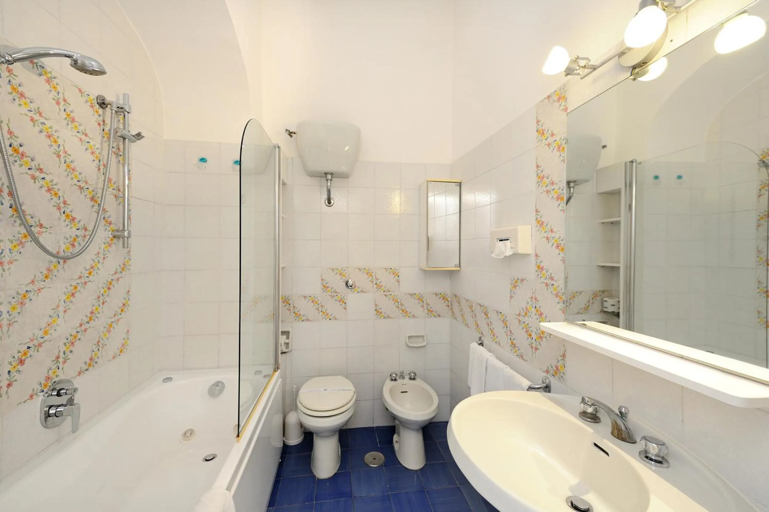 Bathroom in Hotel La Bussola