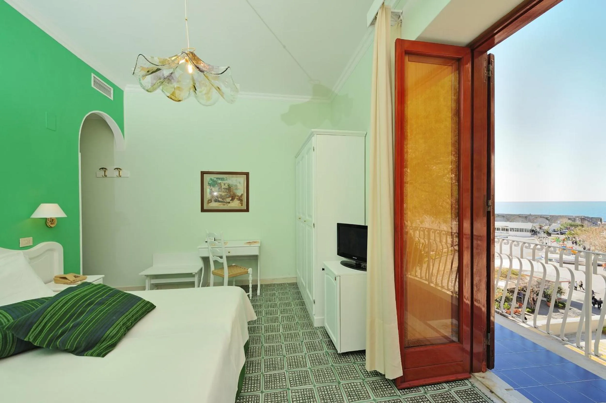 View (from property/room), Bed in Hotel La Bussola