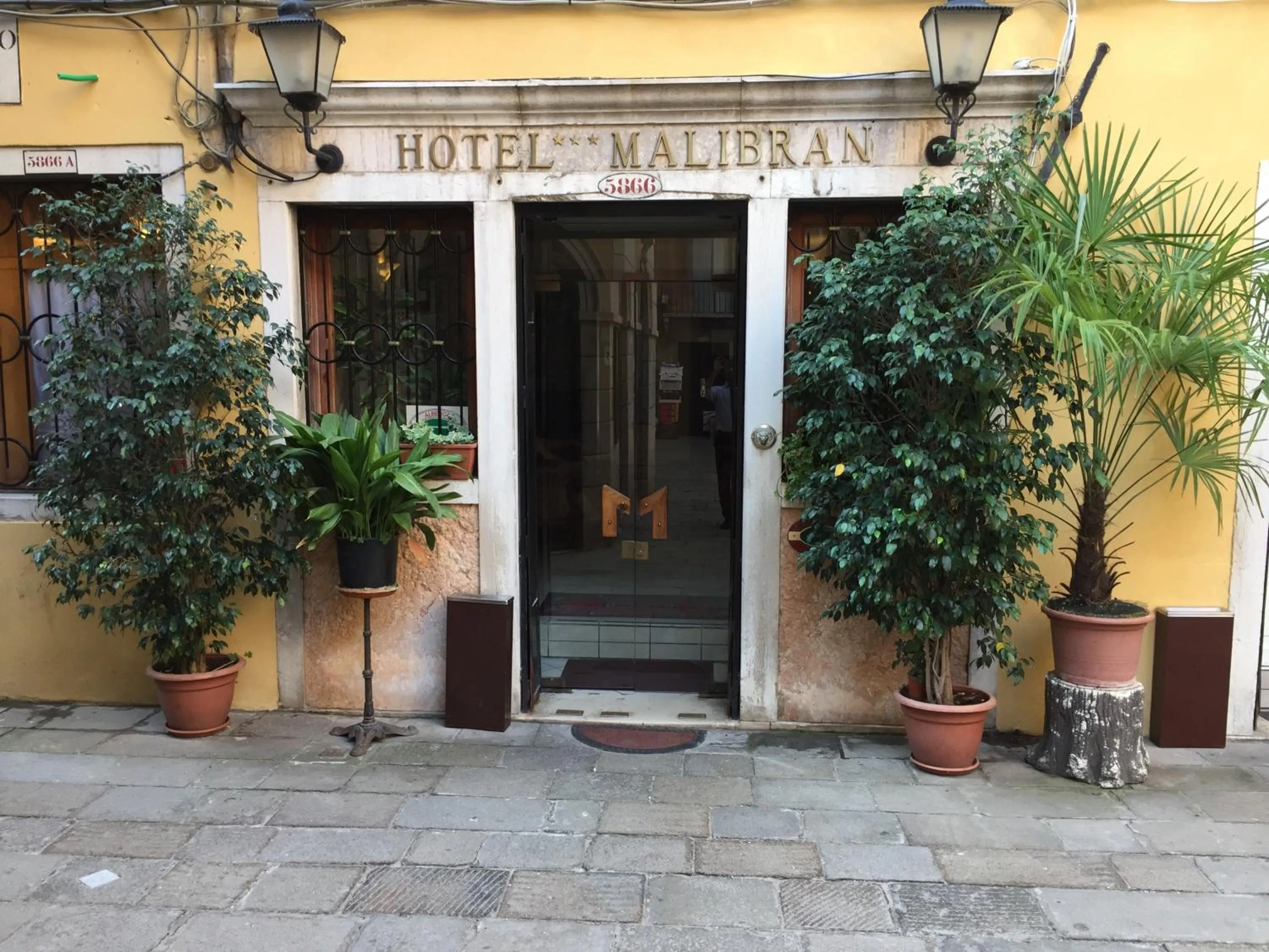 Facade/entrance in Hotel Malibran