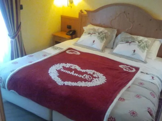 Photo of the whole room, Bed in Hotel Bes & Spa