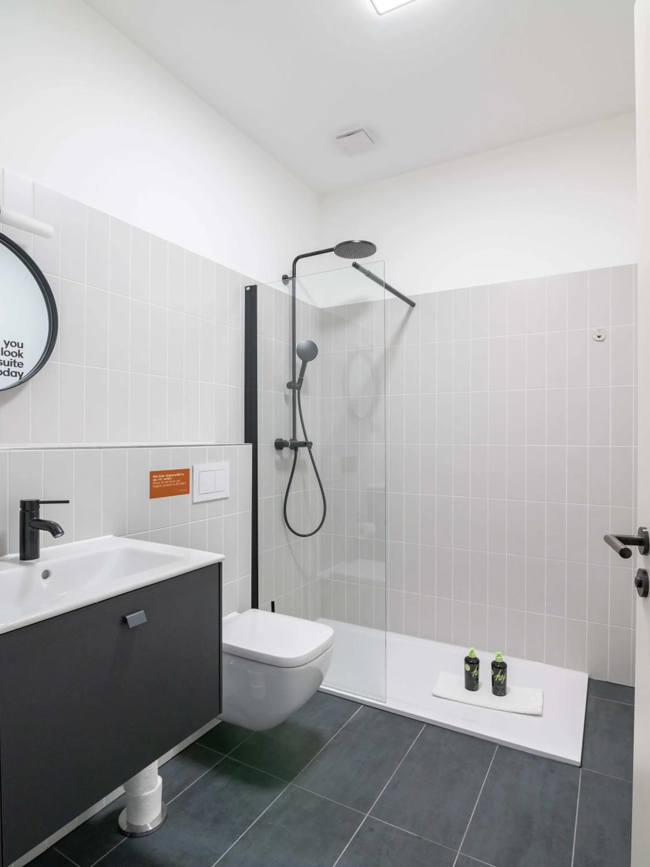Shower in Limehome Salzgitter A-Schweitzer-Str