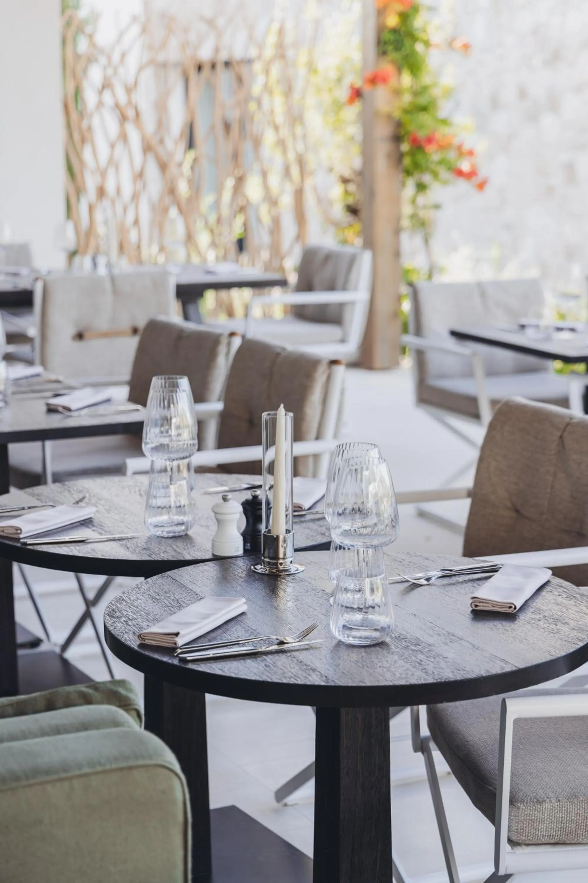 Restaurant/places to eat in Casa Paradisu