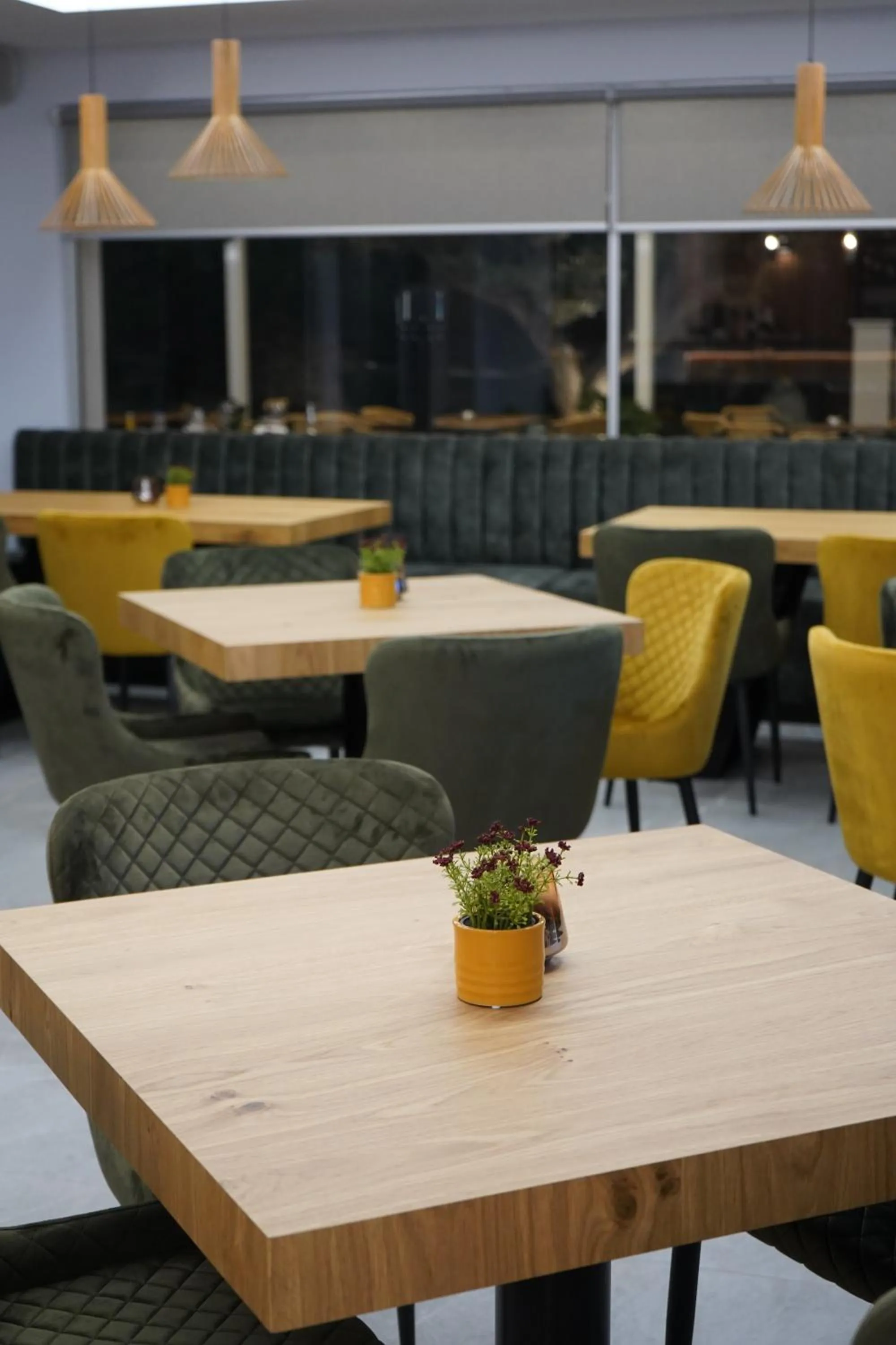 Restaurant/places to eat in Panorama Hill Hotel