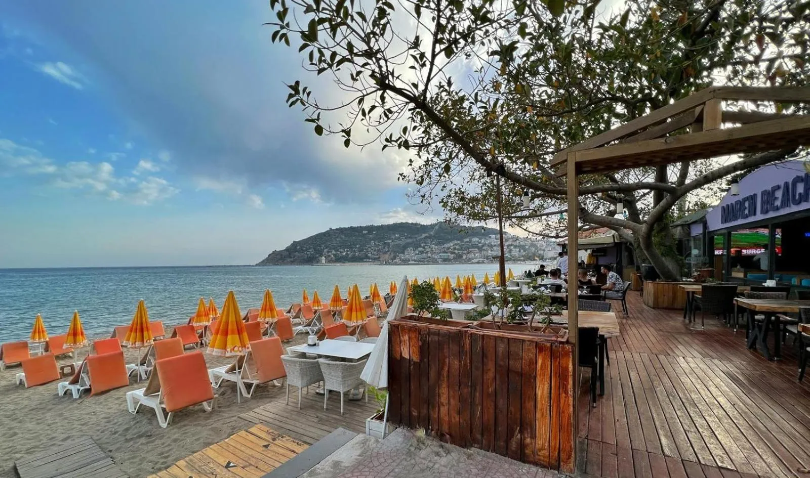 Restaurant/places to eat in Maren City Apart Hotel