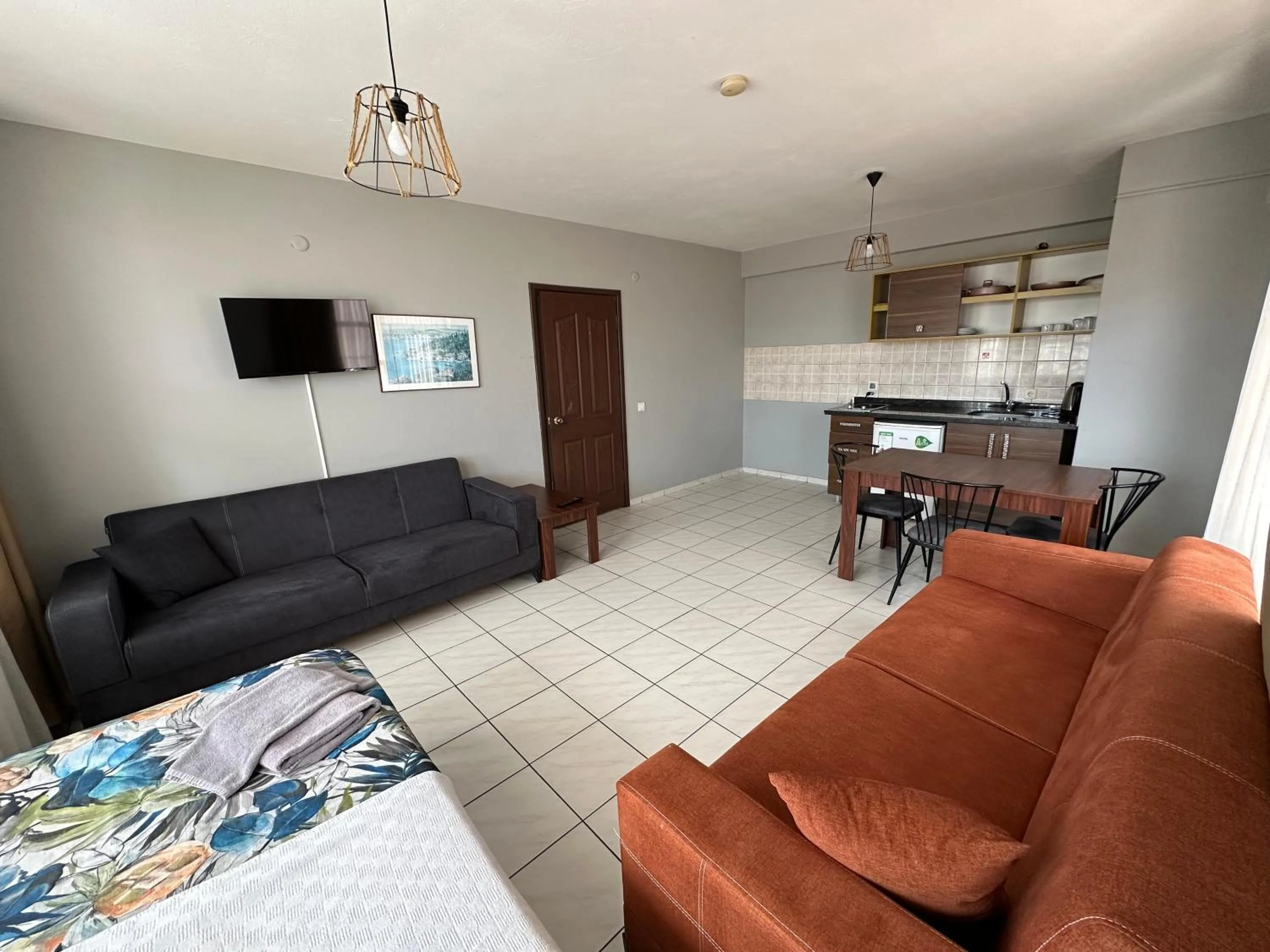 TV and multimedia in Maren City Apart Hotel