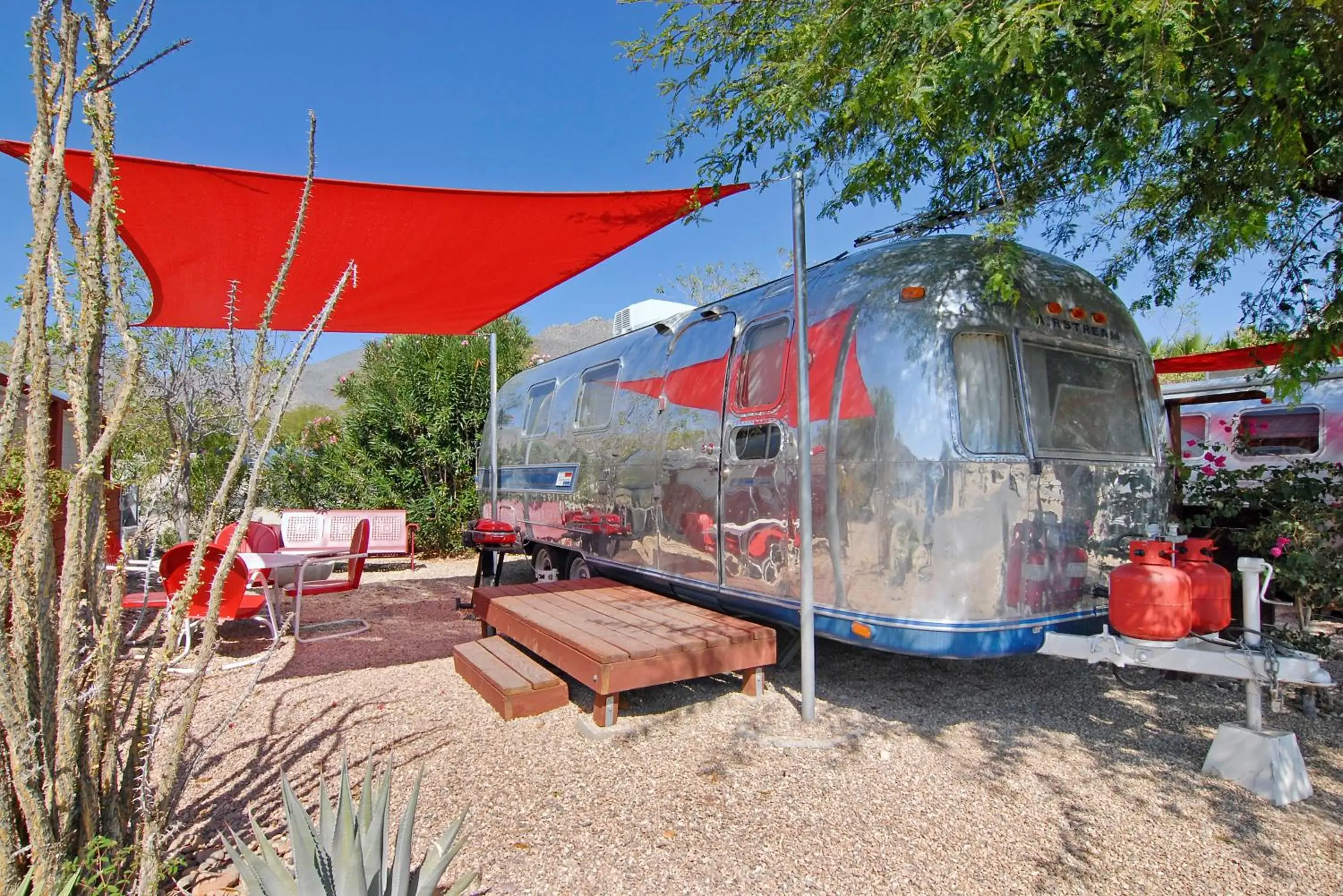 Vintage Airstream - Two Twin Beds in Palm Canyon Hotel and RV Resort Vintage Airstream - Two Twin Beds in Palm Canyon Hotel and RV Resort