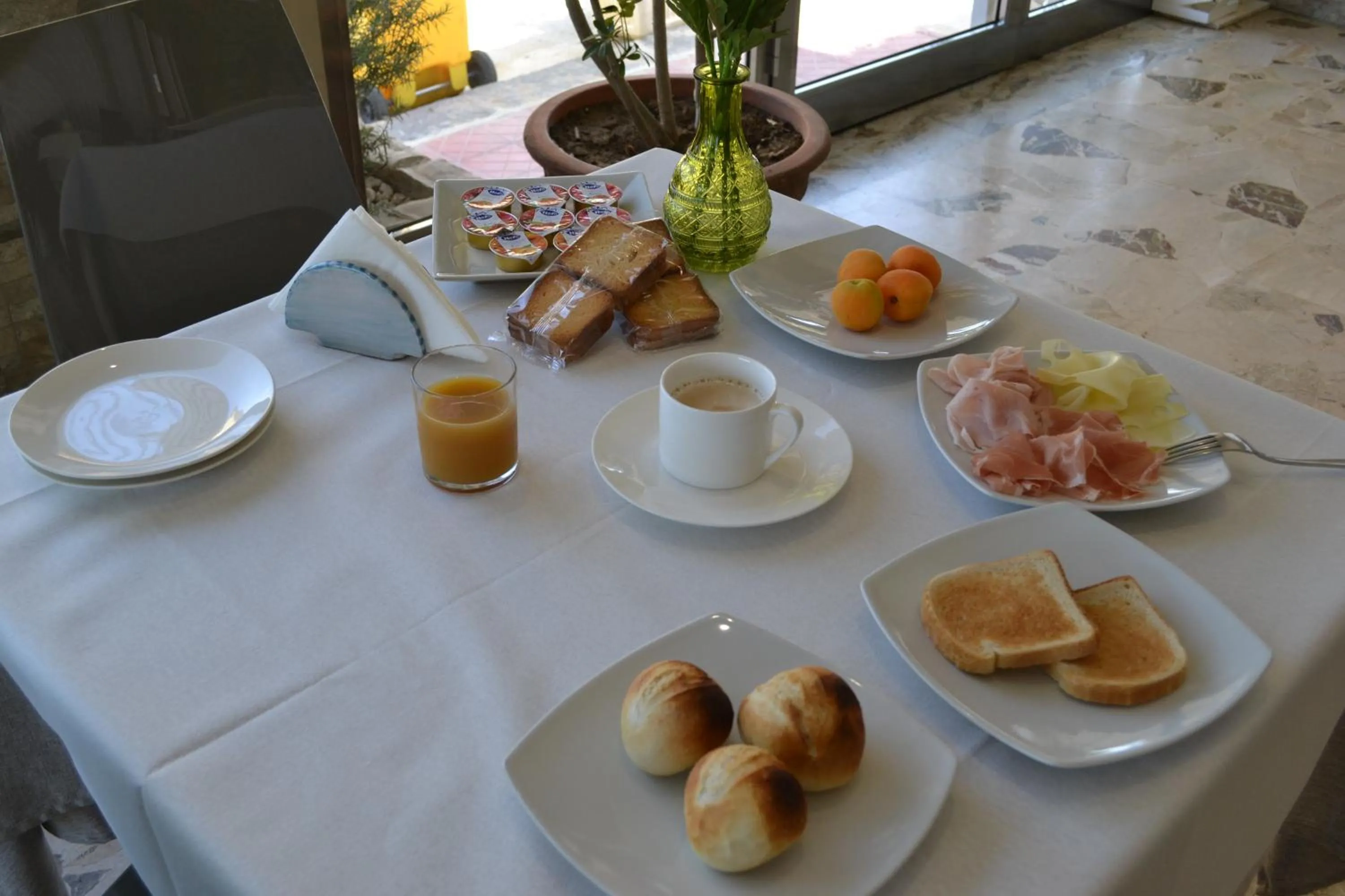 Restaurant/places to eat in B&B Sole&Sale