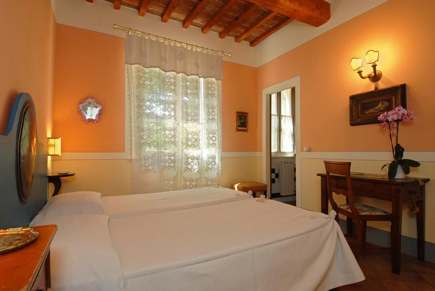 Photo of the whole room, Bed in Il Rondò Boutique Hotel