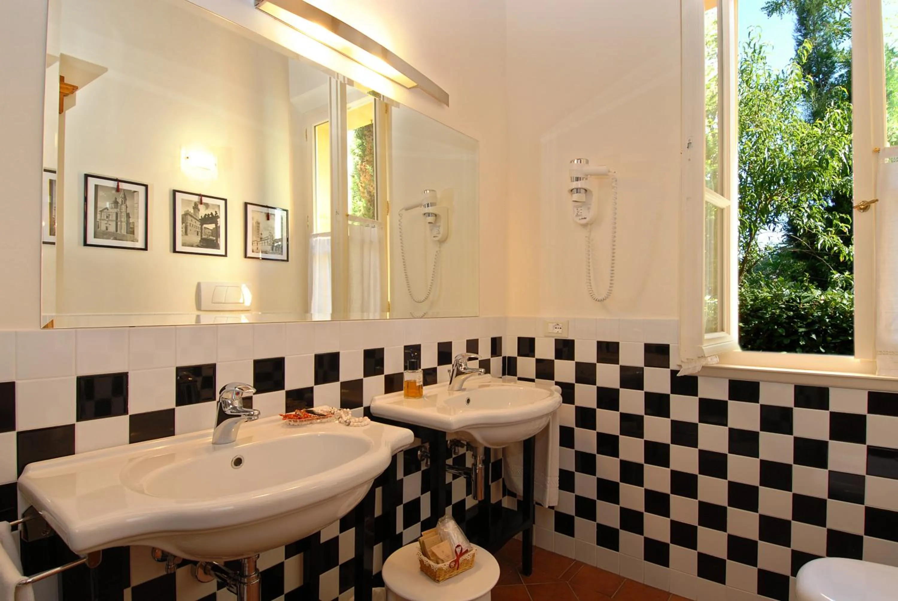 Bathroom in Il Rondò Boutique Hotel