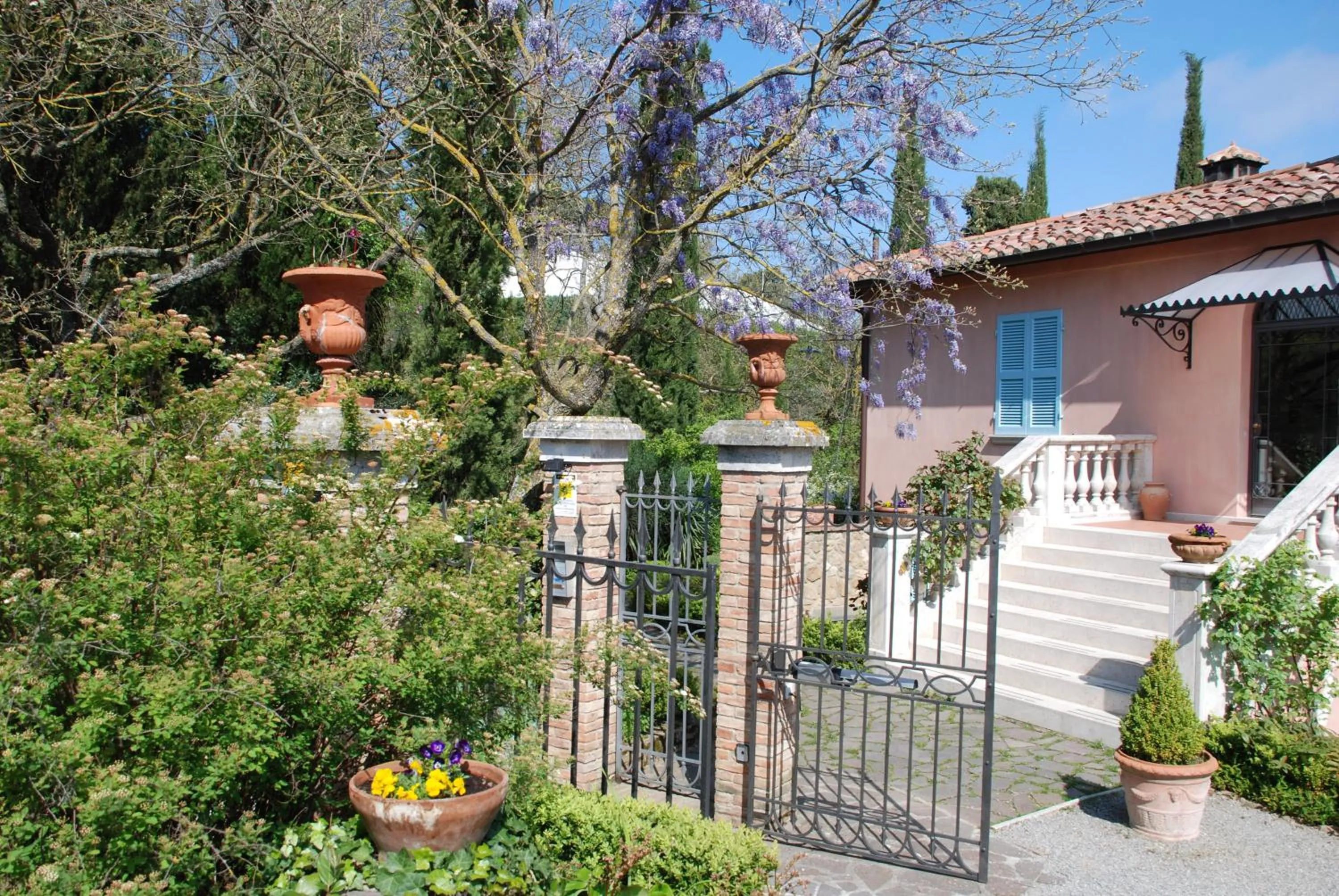 Facade/entrance in Il Rondò Boutique Hotel