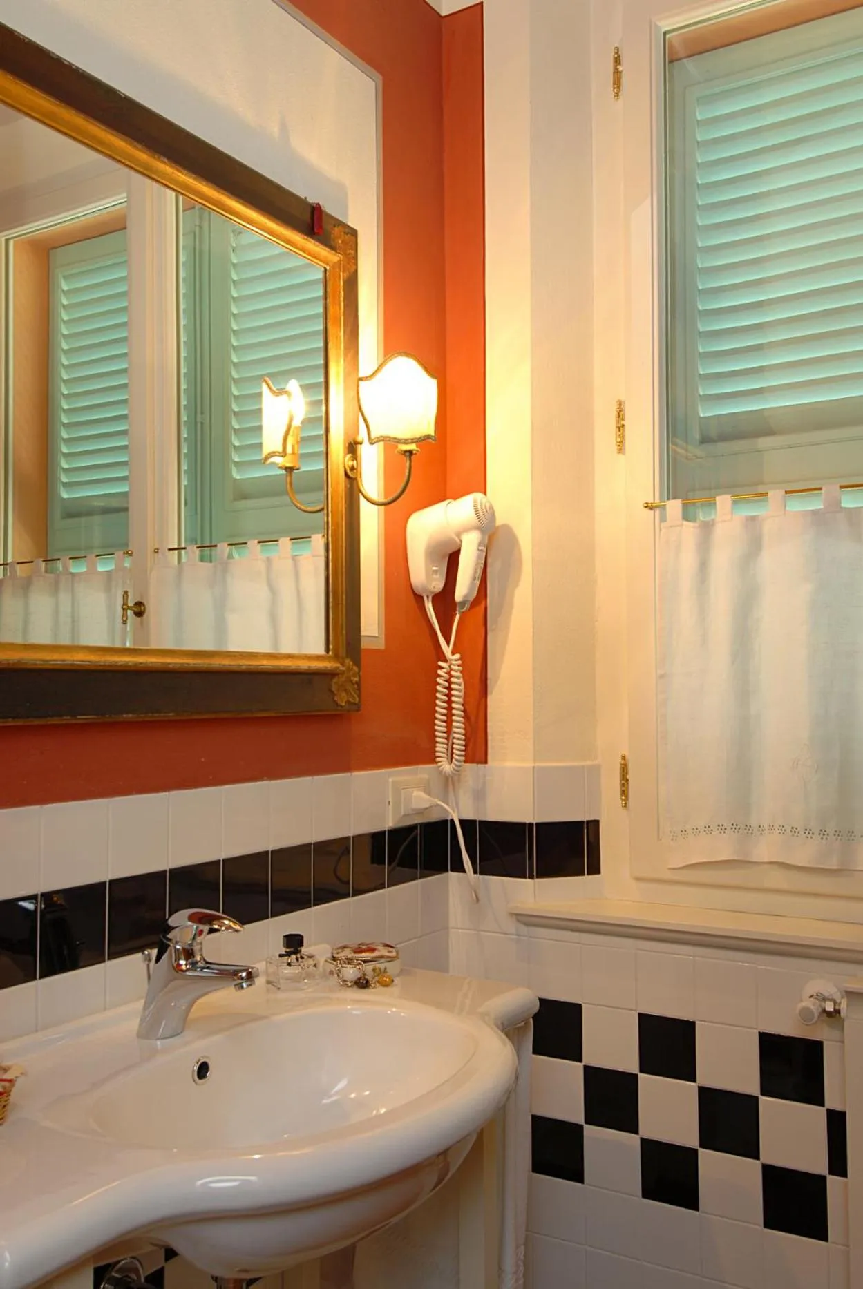 Bathroom in Il Rondò Boutique Hotel