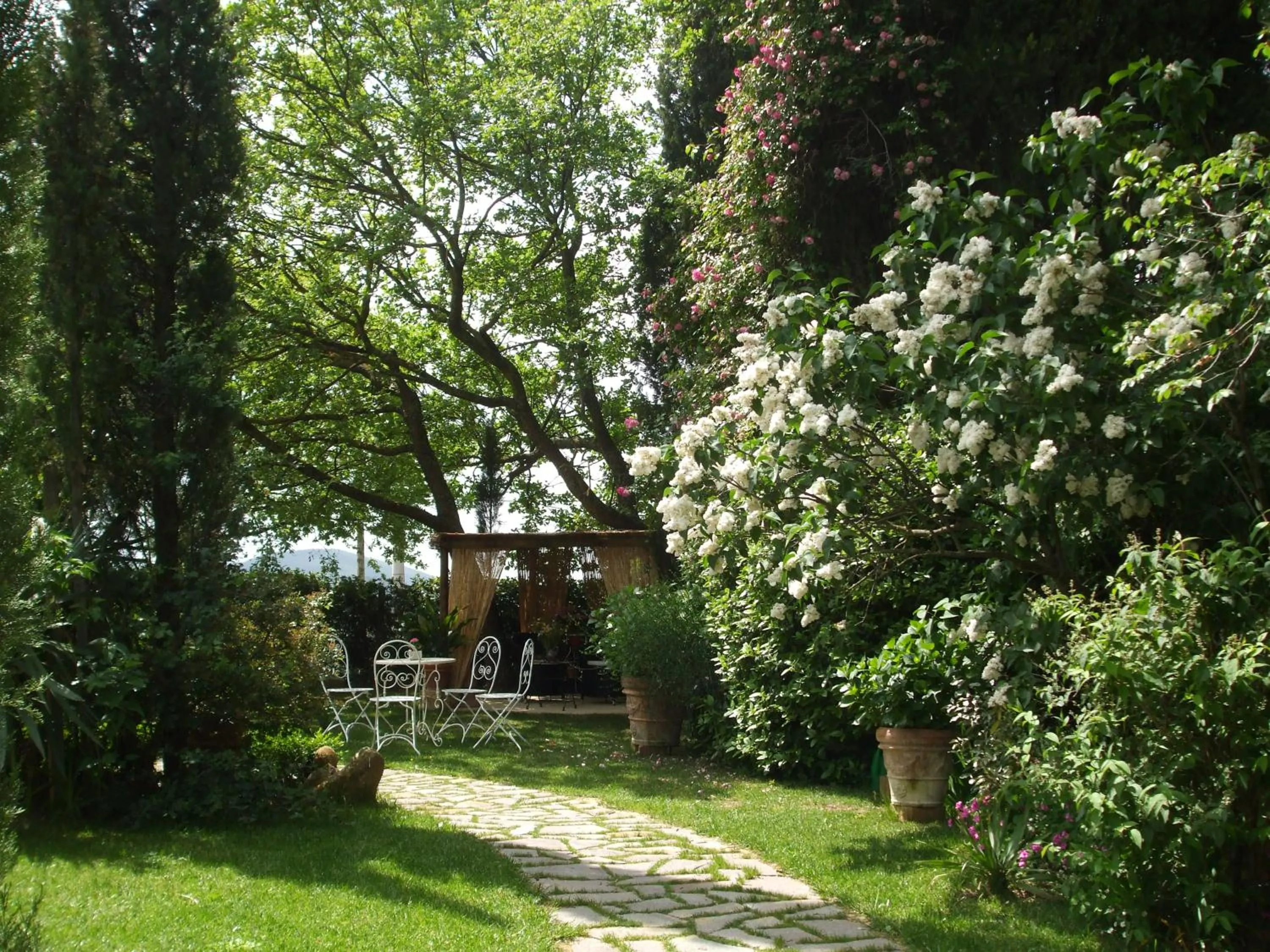 Garden view in Il Rondò Boutique Hotel