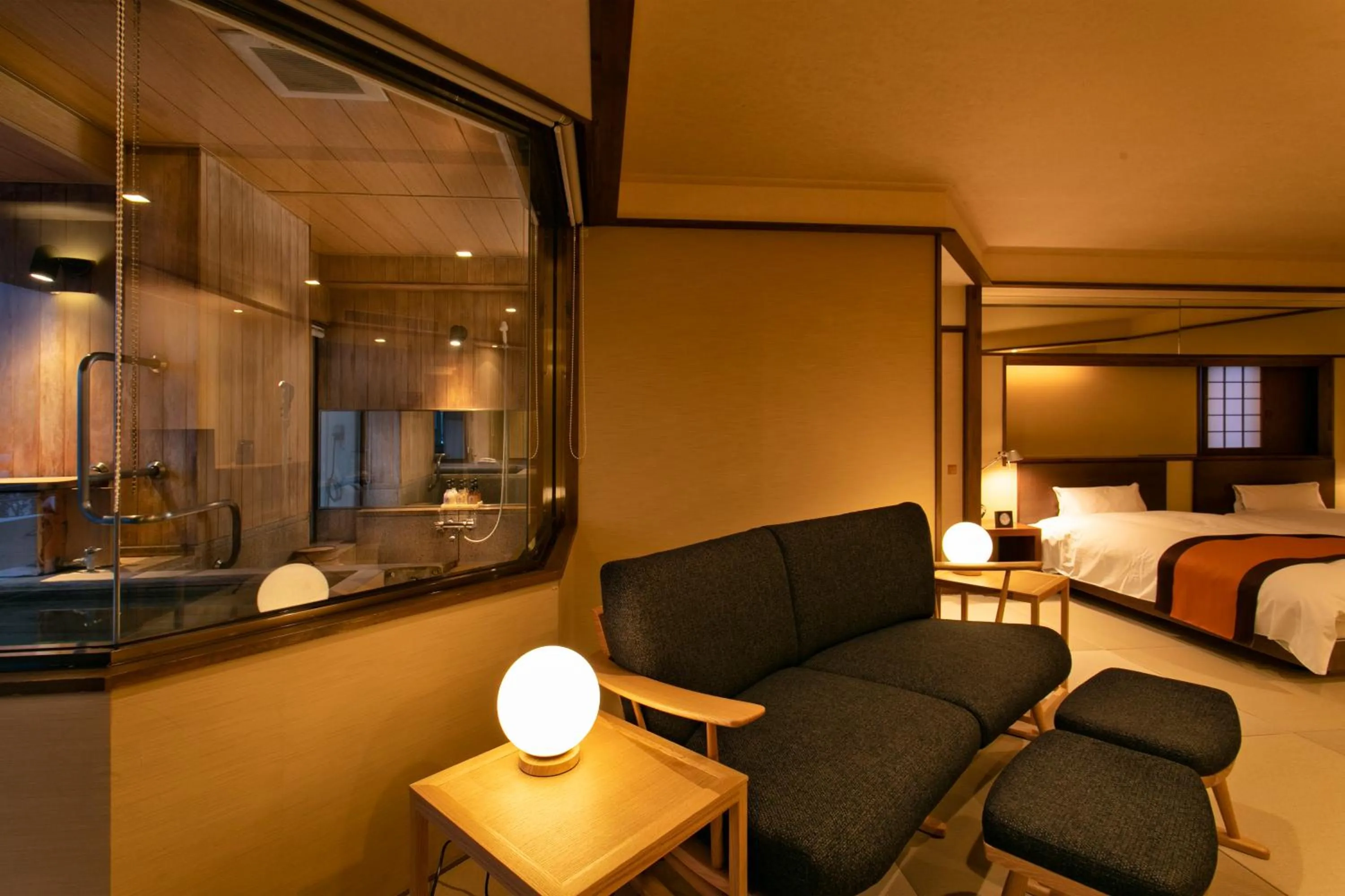 Photo of the whole room, Bed in Hayamakan