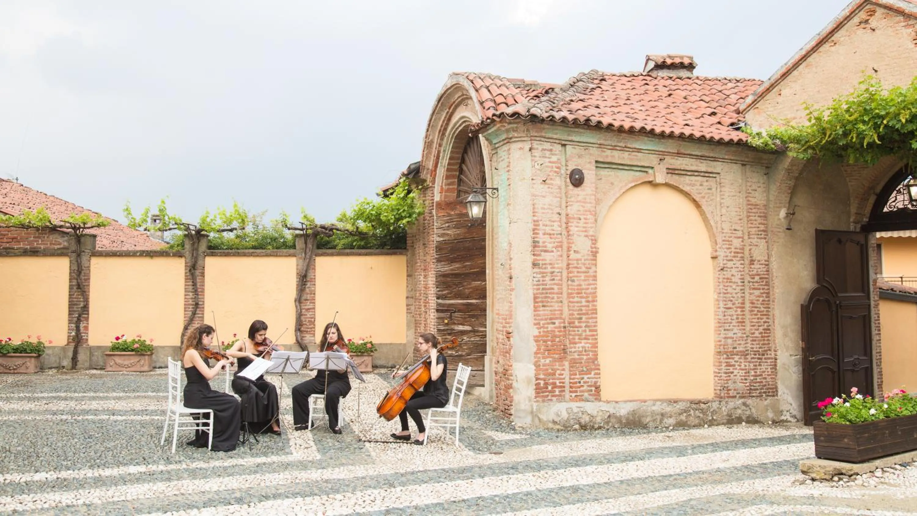 Area and facilities in Sina Villa Matilde