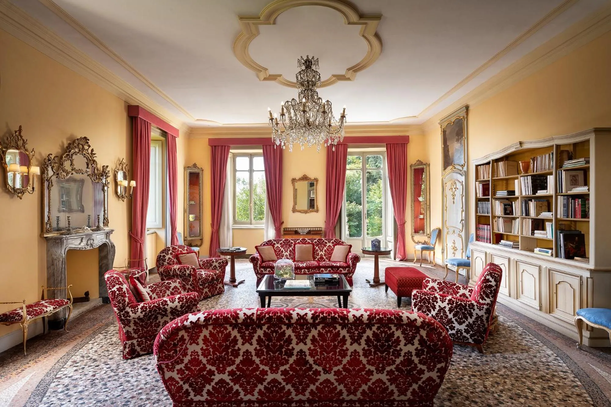 Library in Sina Villa Matilde