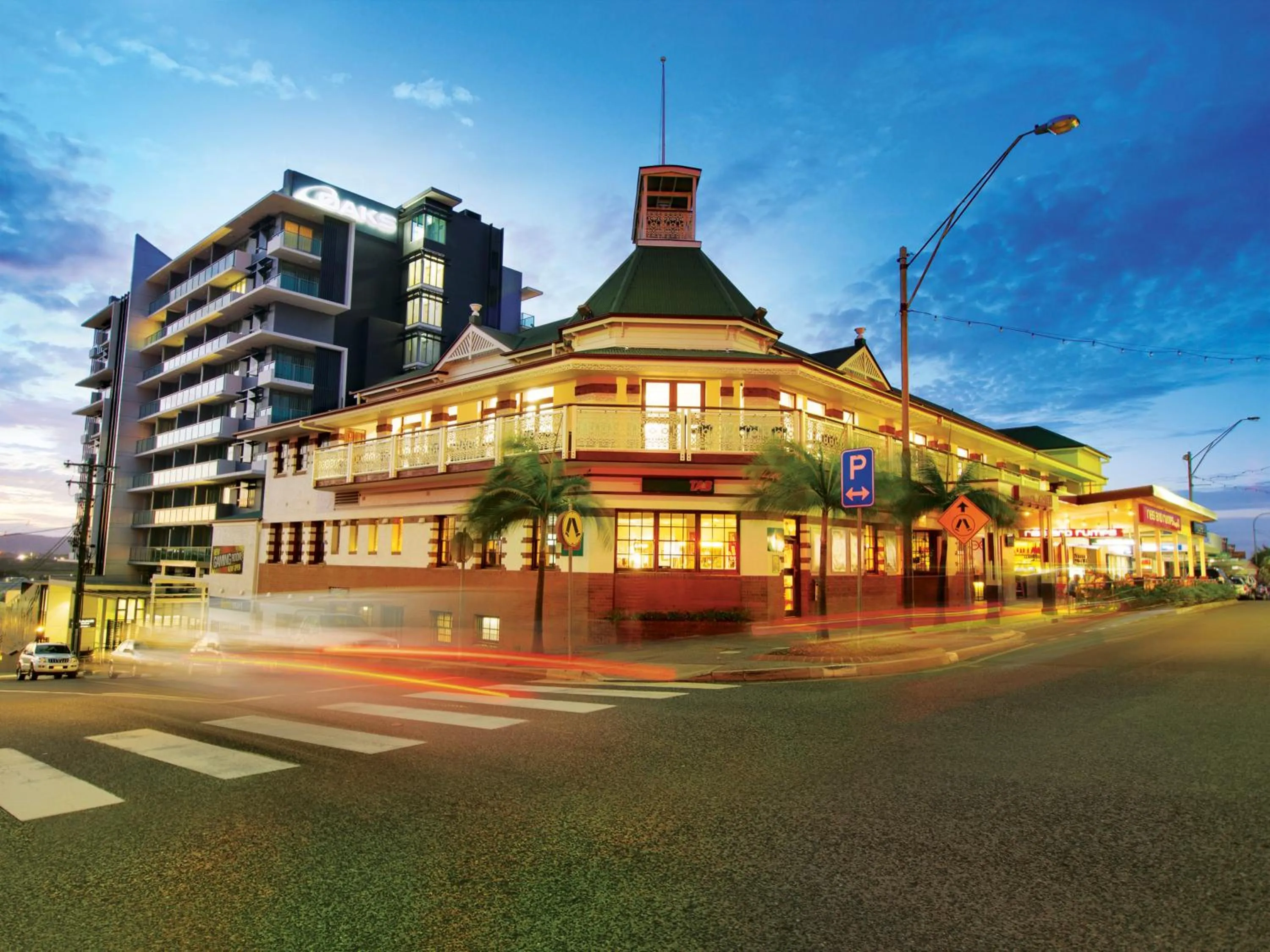 Facade/entrance in Oaks Gladstone Grand Hotel