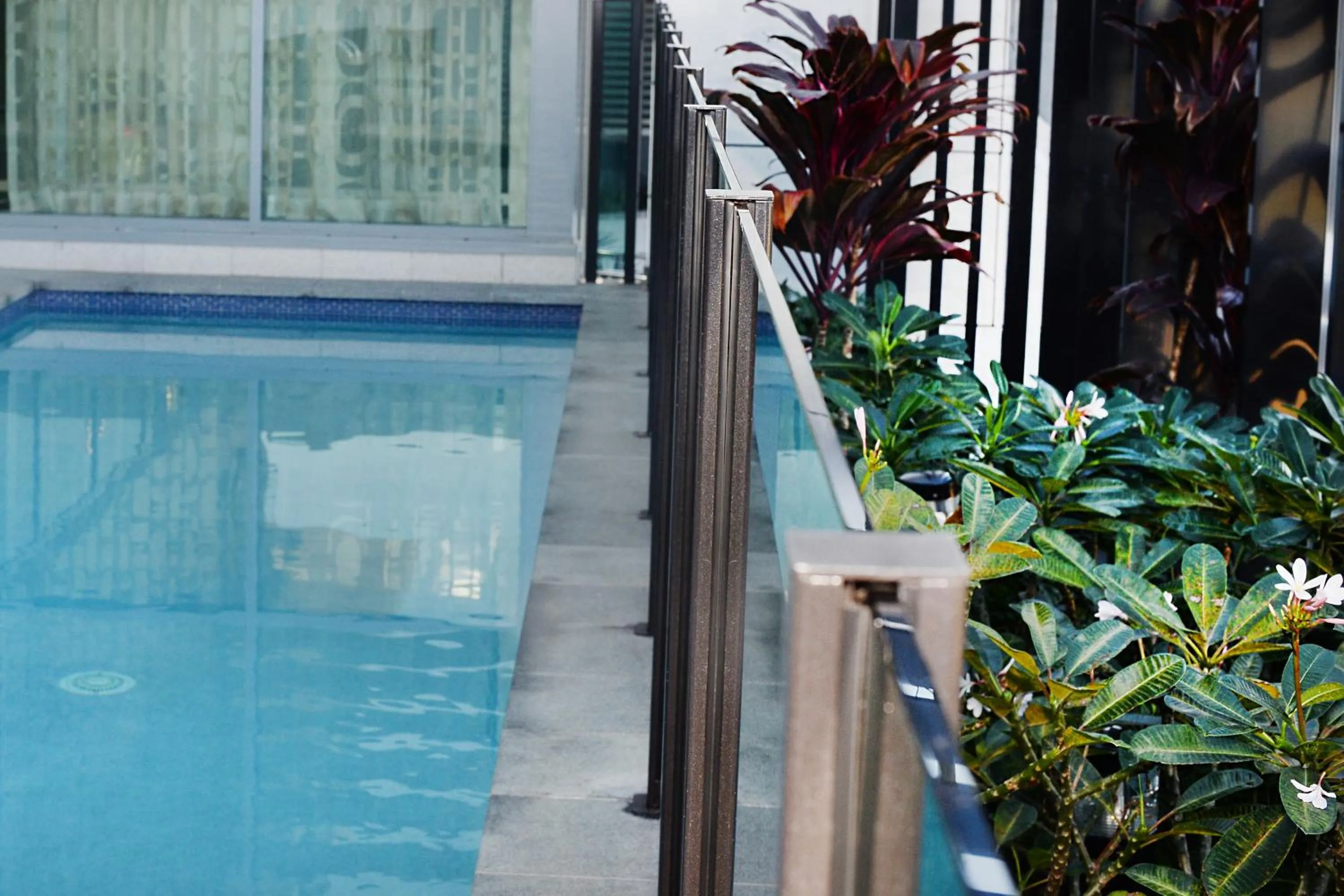 Swimming pool in Oaks Gladstone Grand Hotel