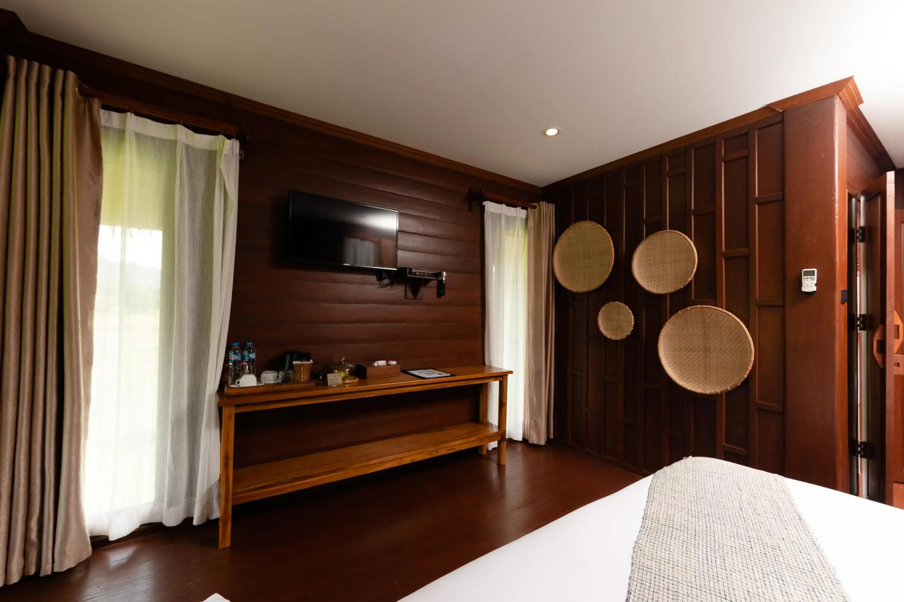 TV and multimedia, Bed in ViengTara VangVieng Resort