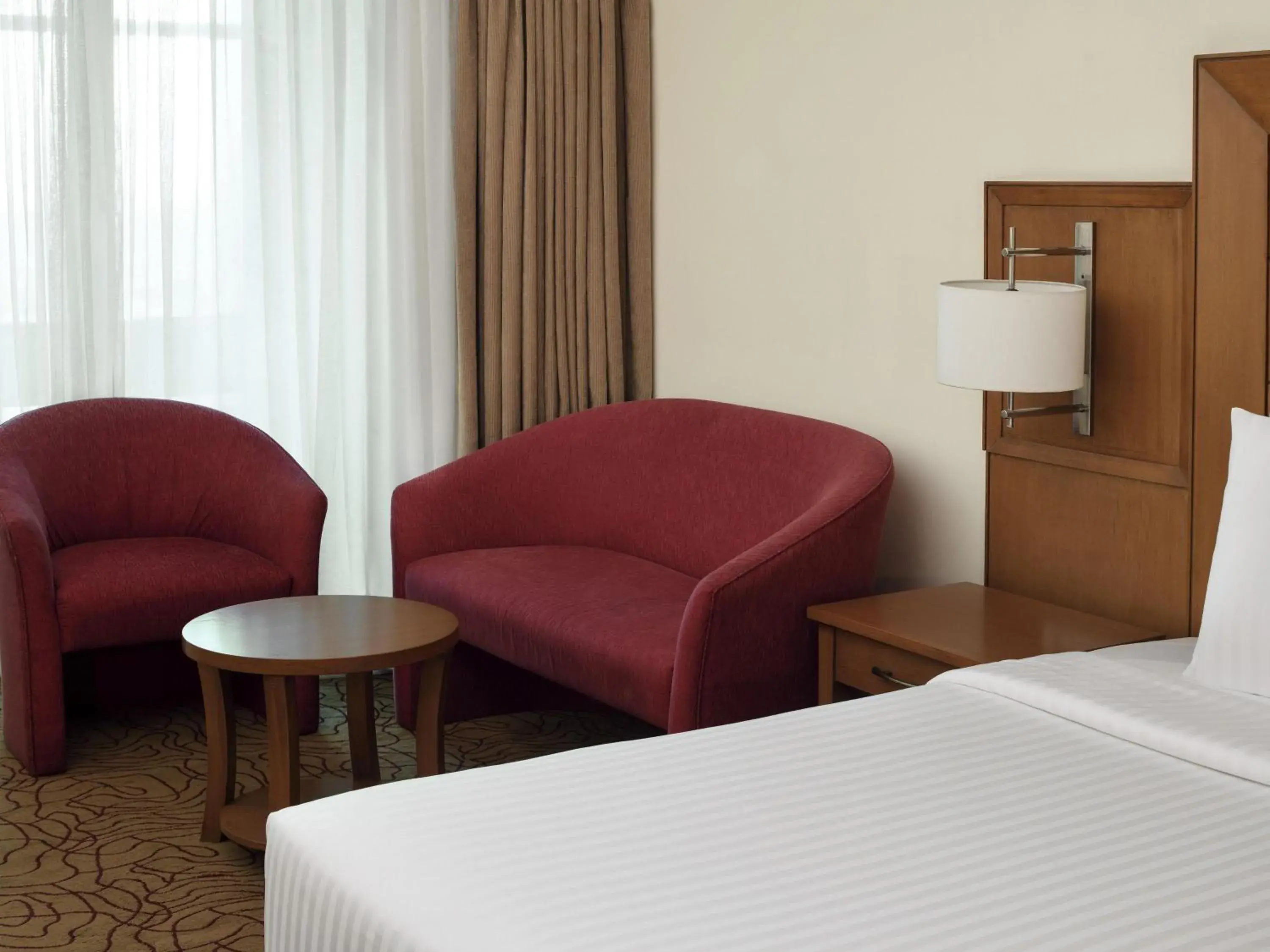 Deluxe Suite in Mövenpick Hotel Karachi Deluxe Suite in Mövenpick Hotel Karachi