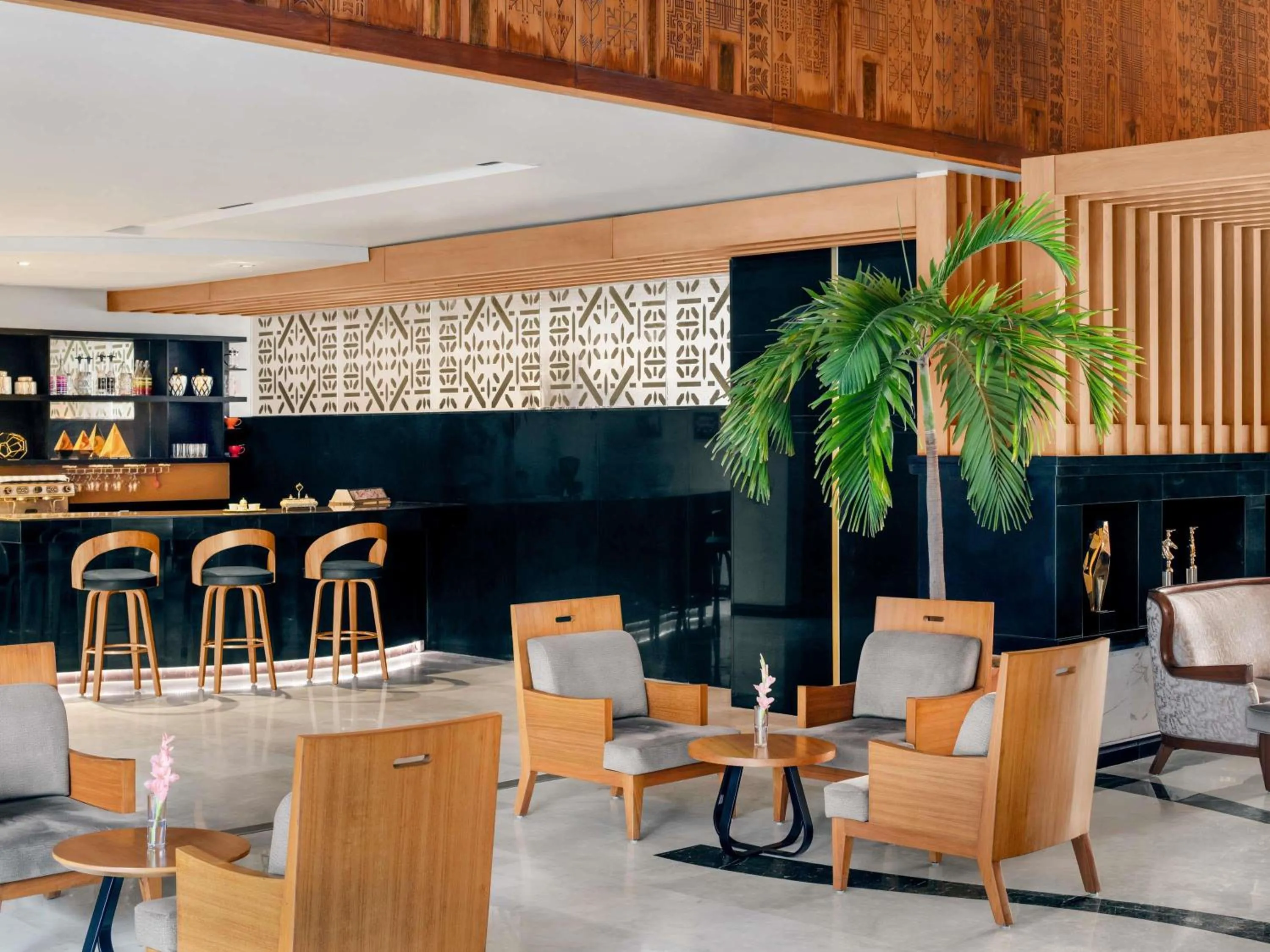 Lounge or bar in Mövenpick Hotel Karachi