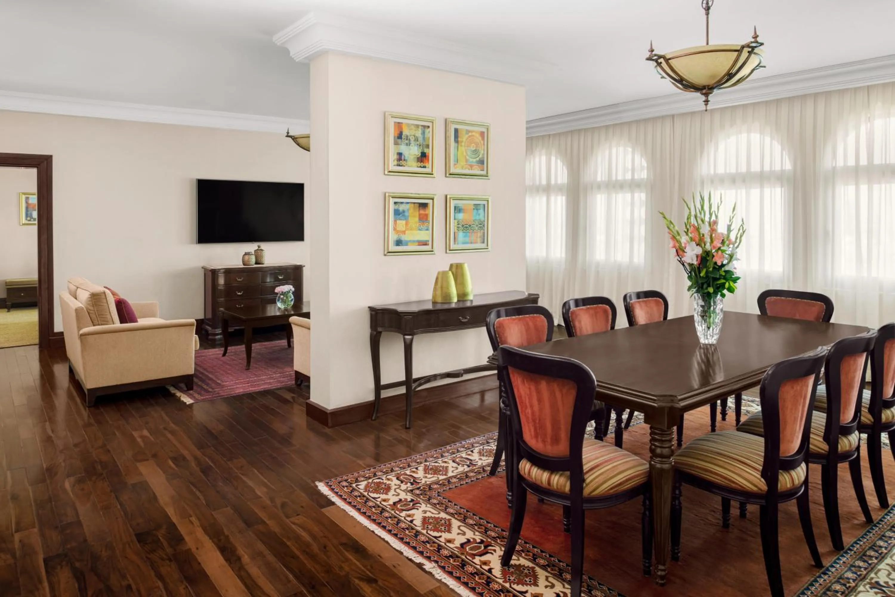 TV and multimedia in Mövenpick Hotel Karachi